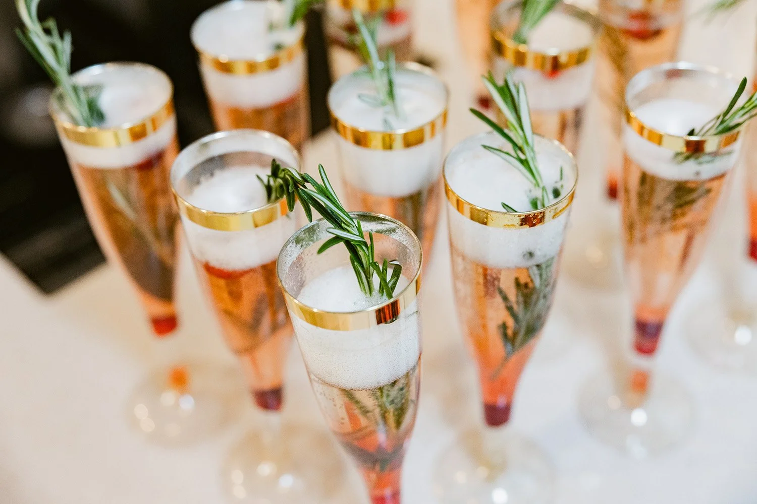Office holiday party planning checklist with festive décor and food