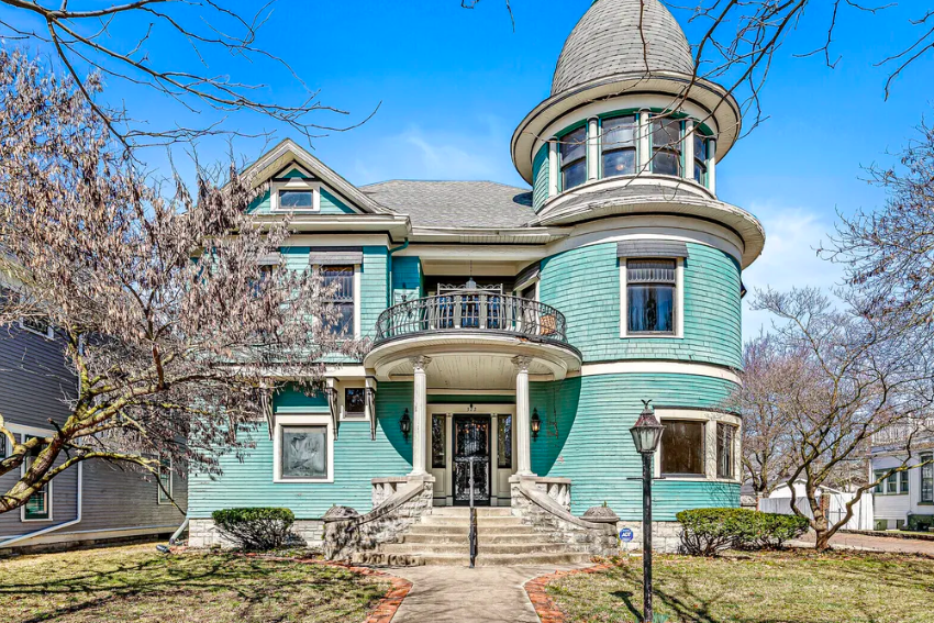 322 W. 8th Street