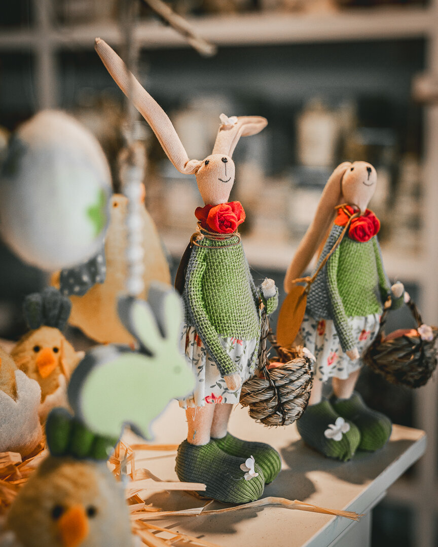 Canberra folks, are you heading to the coast this weekend? Pop into The Malbon to see our Easter decor and have a delicious bite at @ericsfoodvan_bungendore 

Photo Credit @rushe_photography 

#easterweekend #easterdecor #eastergift #eastertreats #we