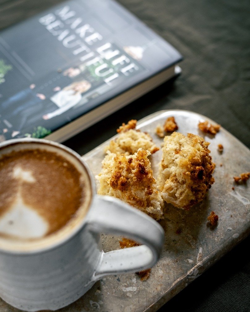 As the weather starts to cool down, treat yourself to a warm drink and delicious baked goods from @ericsfoodvan_bungendore at The Malbon. 

Photo Credit @rushe_photography 

#coffeetime #morningcoffee #muffins #brownies #bakedgoods #coffeeandcake #sw