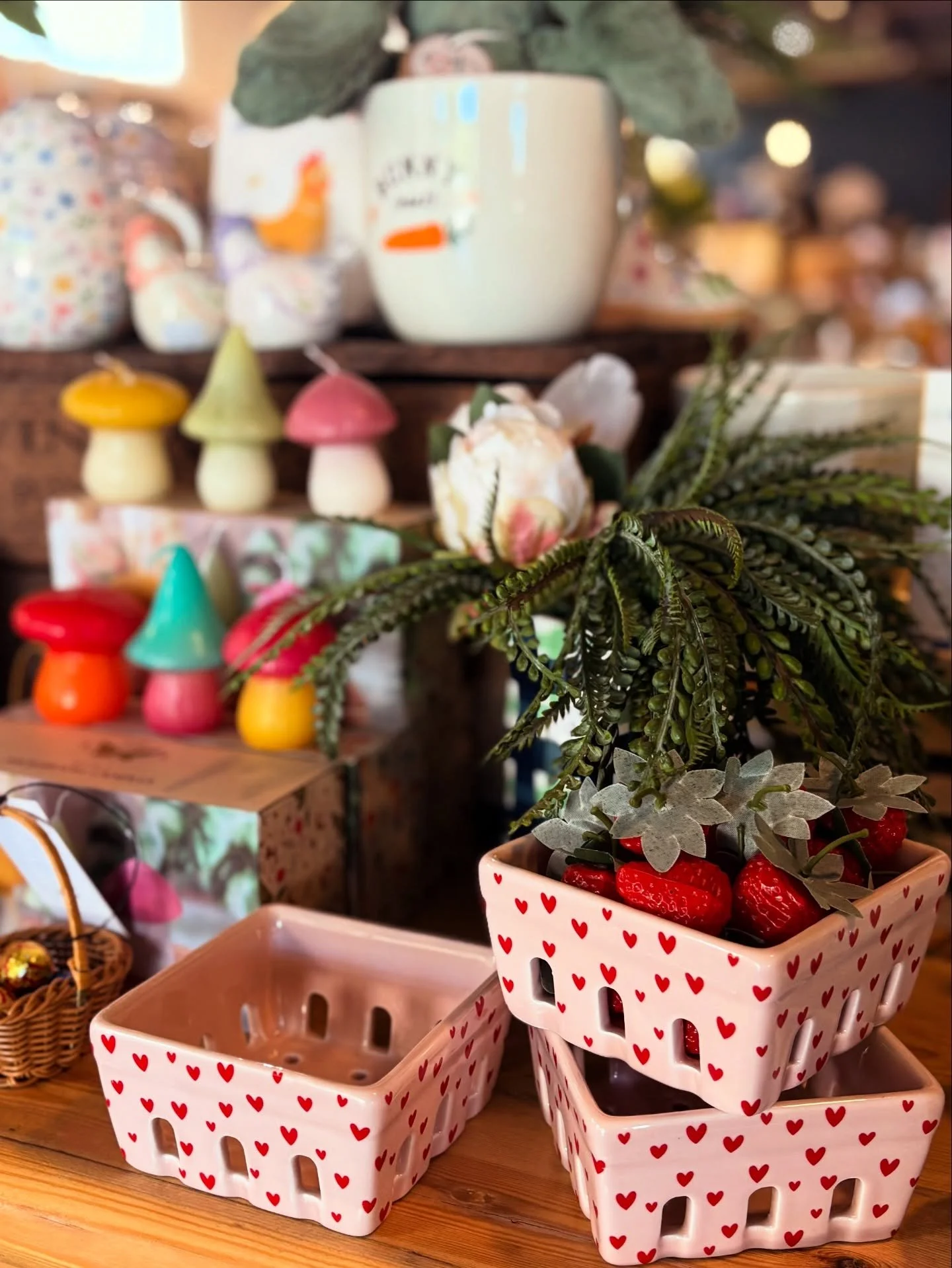 Something new, something old, something green and something bold! 

Lots of beautiful finds in store - come and have a wander 💛

#themalbonbungendore #bungendoreshopping #shoplocal #canberraregion #chickensofig