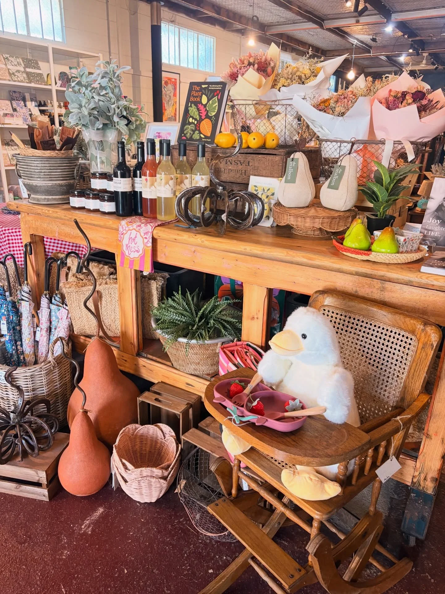 Homewares for harvest days &mdash; cosy, earthy, made for slow intentional cooking ❤️🍂

#themalbonbungendore #bungendoreshopping #harvestbungendore