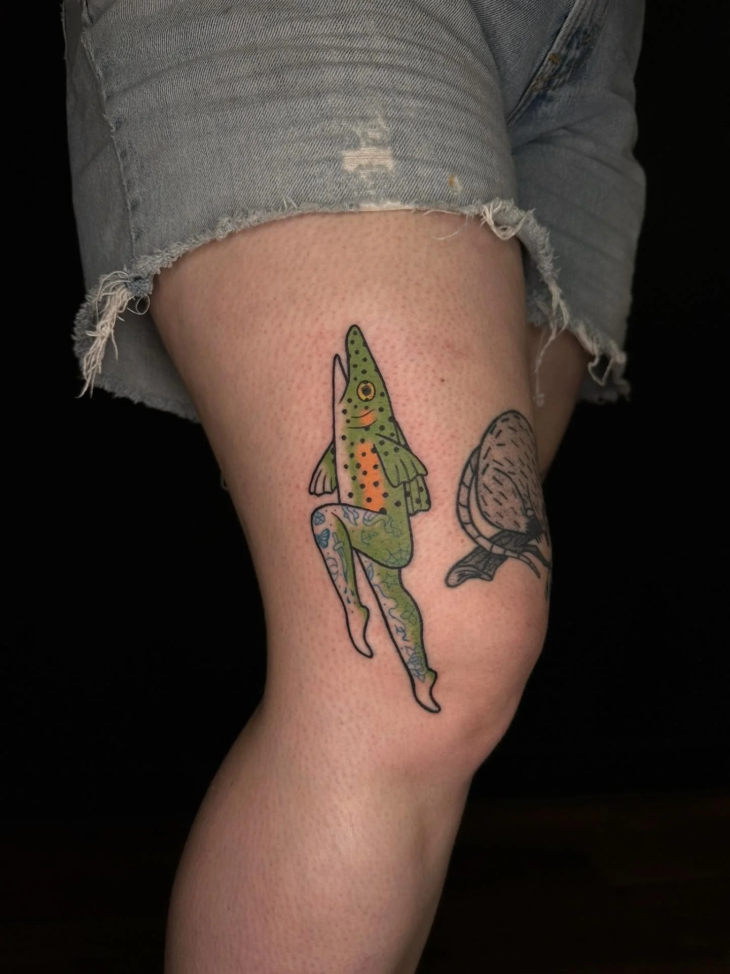 Saucy fish from my flash for Emma!!!!🐠💃🏼 Right next to a healed possum also by me!!😊🙂&zwj;↕️

Booking October and November @darkartstattoomd just send a DM or my booking form for a spot💖