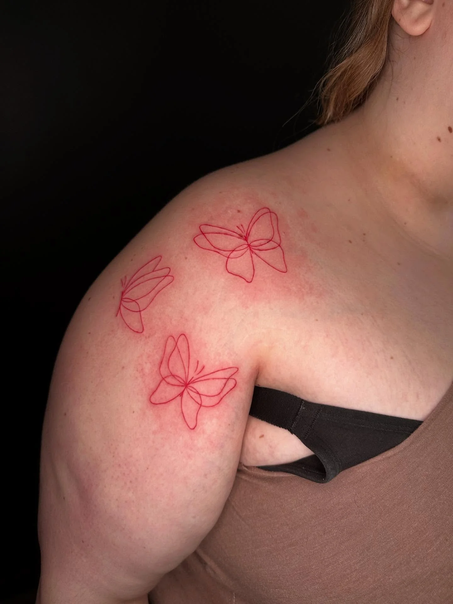 Fun linework butterflies for Reagan!!!!!❤️🦋

Booking December @darkartstattoomd just send a DM or my booking form for a spot💖