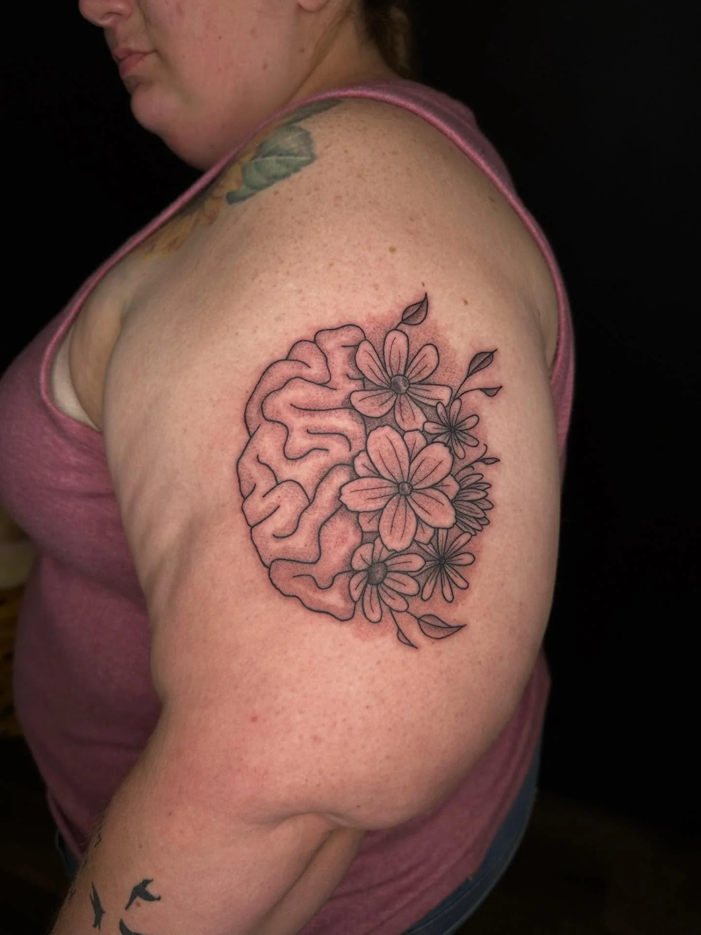 A lovely meaningful piece for Hannah, thank you for trusting me with this project!!!!💐🧠

Booking January and February @darkartstattoomd just send a DM or my booking form for a spot💖