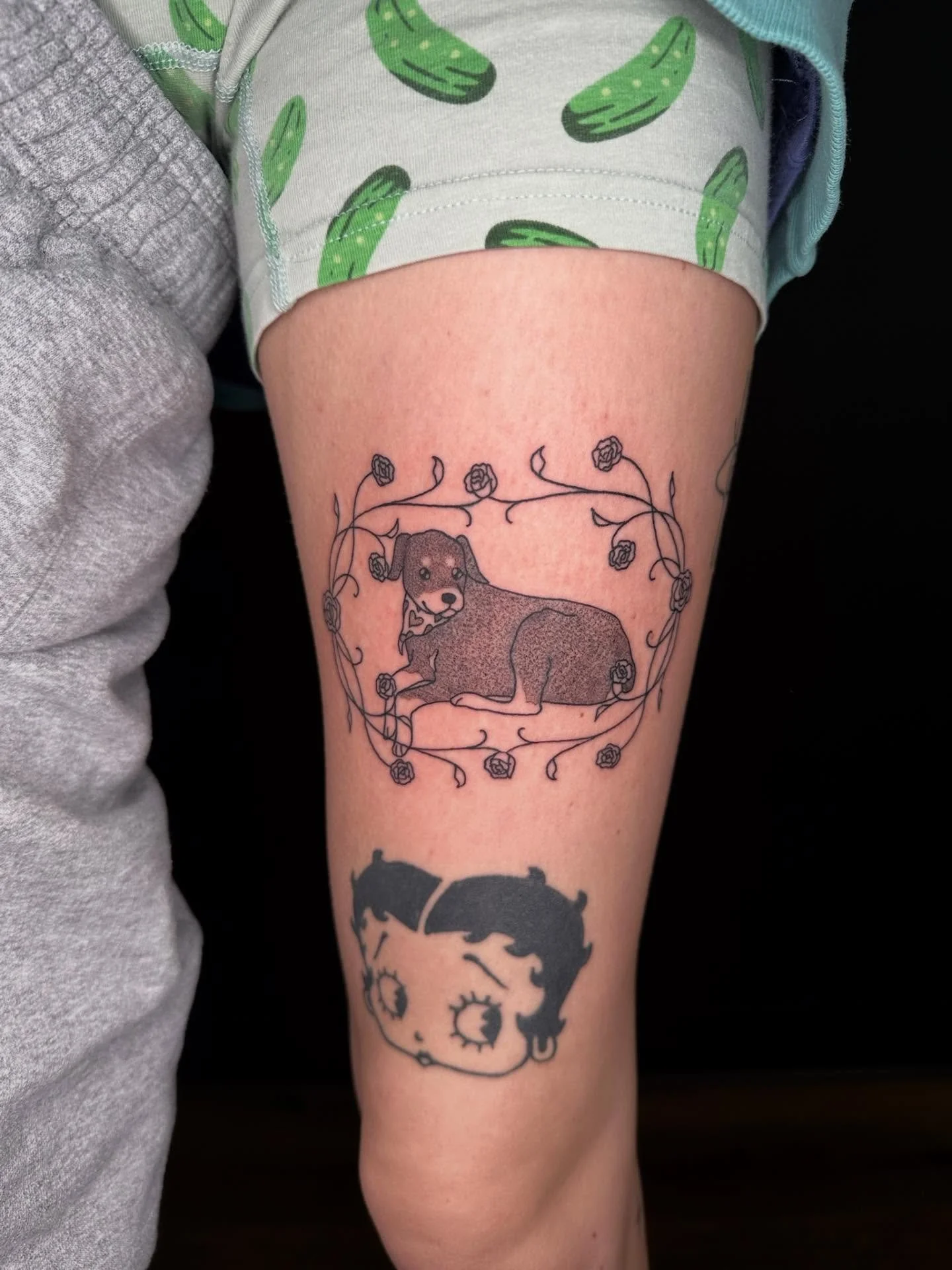 A sweet memorial piece for Mattie&rsquo;s adorable dog Rosie!!!🐶💐💗

Thank you so much for trusting me with this one!!💕

Booking January and February @darkartstattoomd just send a DM or my booking form for a spot💖