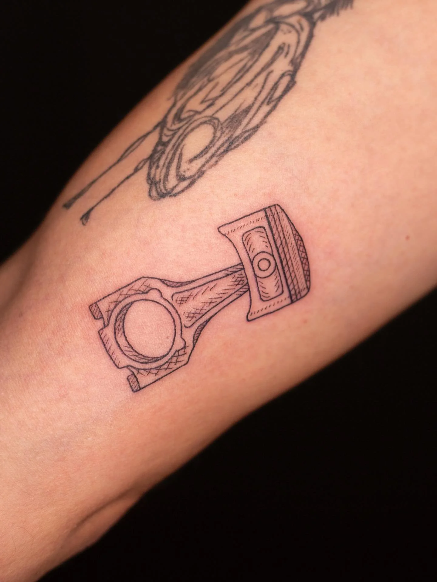 A sketchy piston for Kevin!!!🚗❤️

Booking February @darkartstattoomd just send a DM or my booking form for a spot💖