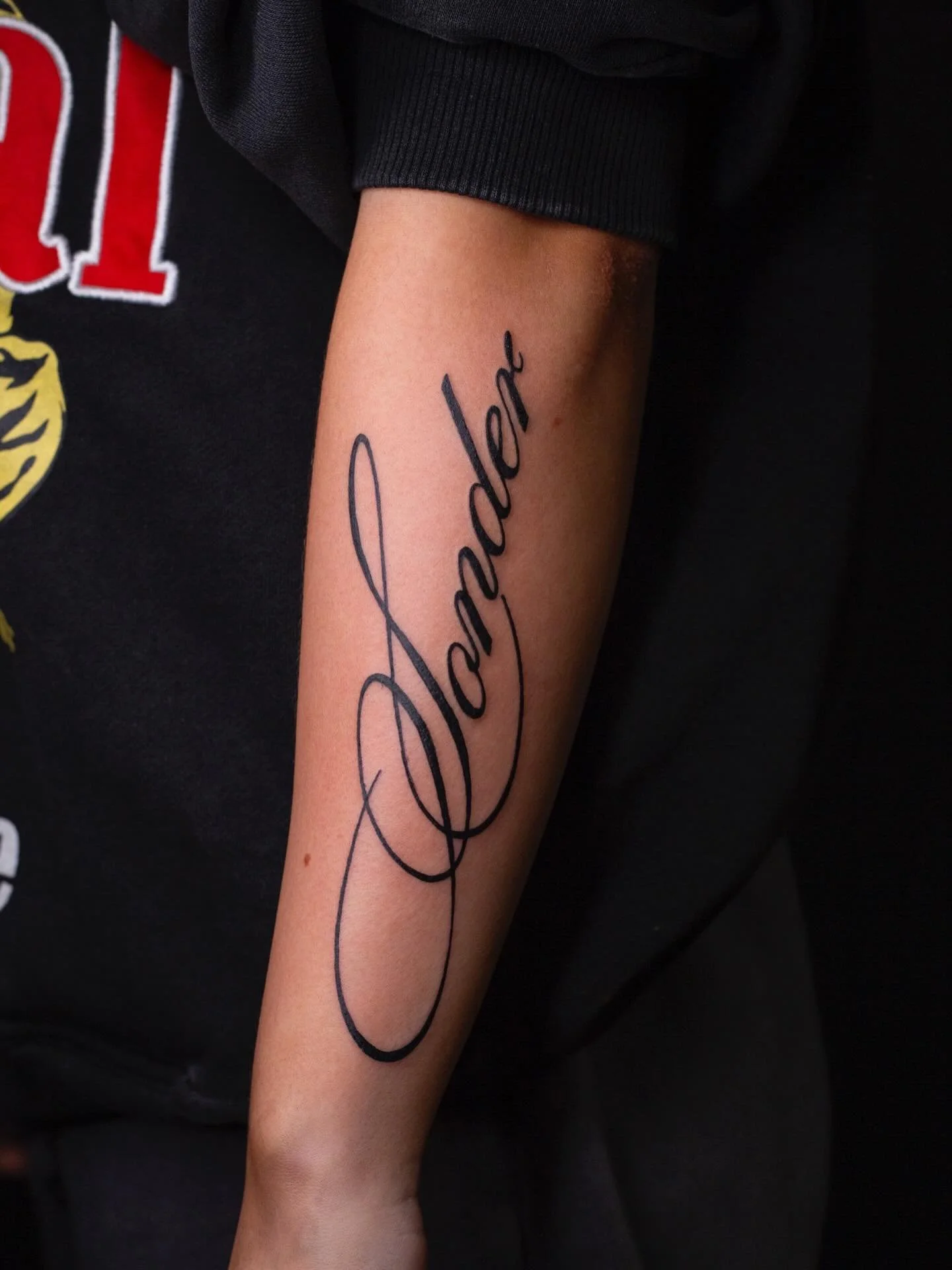 A slick script piece for Reese!!!✍️💗

Booking February and March @darkartstattoomd just send a DM or my booking form for a spot💖