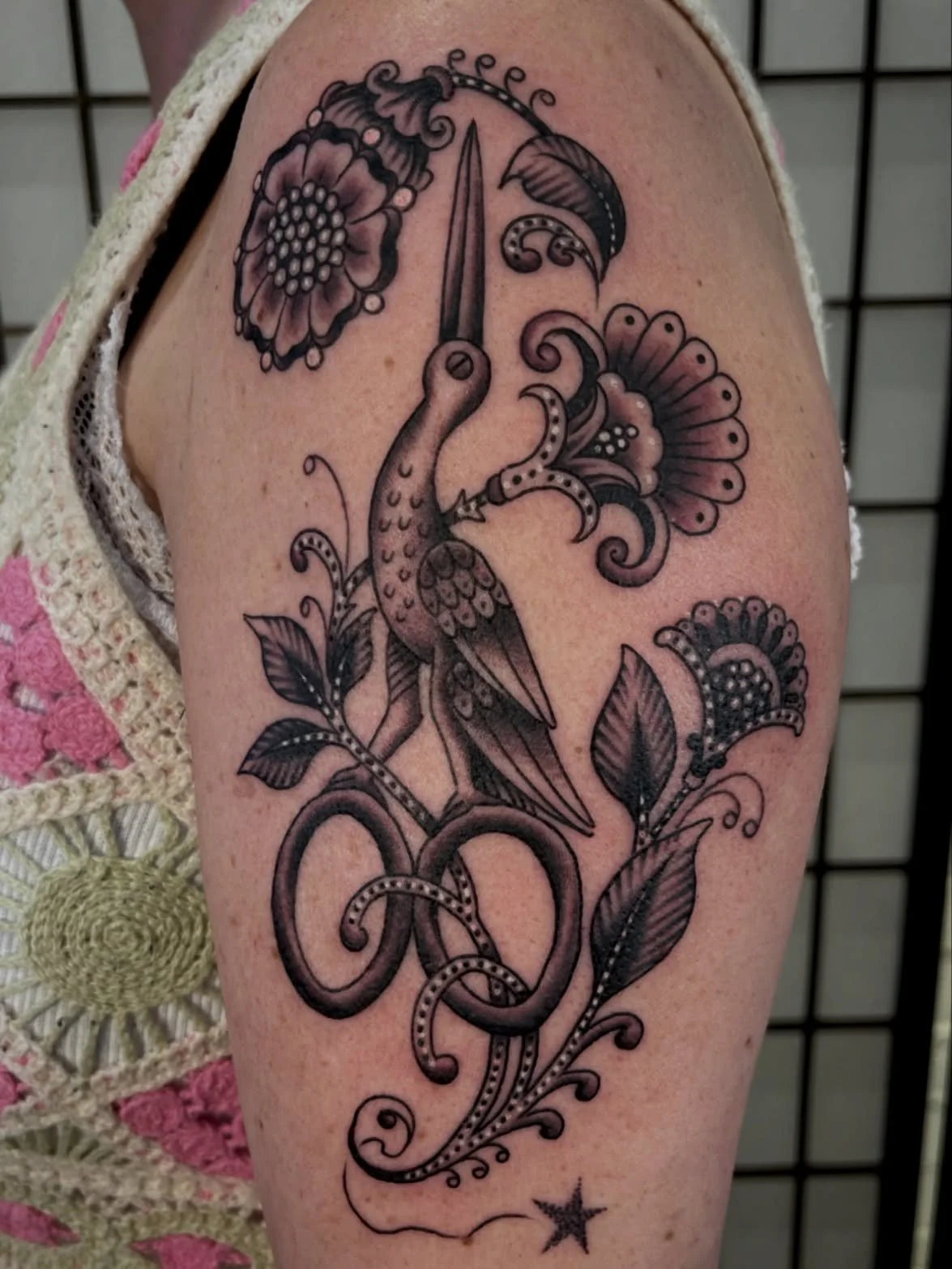 Cutting old layers,
bare soul steps into the dark. 
New breath finds its shape. 

🐣🖤🌀

Done at @36thstreettattoo @36thstreettattoo , Do you want to get tattooed? Renavignati@gmail.com , send me your ideas!