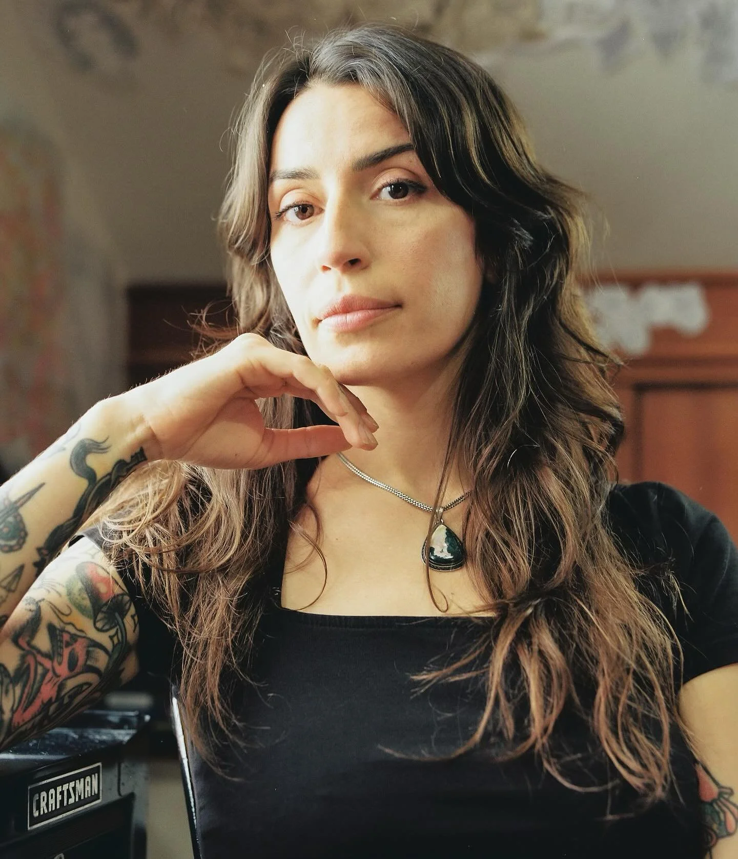 Hola &amp; hello, to all my friends and followers, new and old 🌹

I&rsquo;m Renata &mdash; tattoo artist and forever curious human.

I was born and raised in Argentina, were I started tattooing in 2010. This craft has taken me all over the world 🦋
