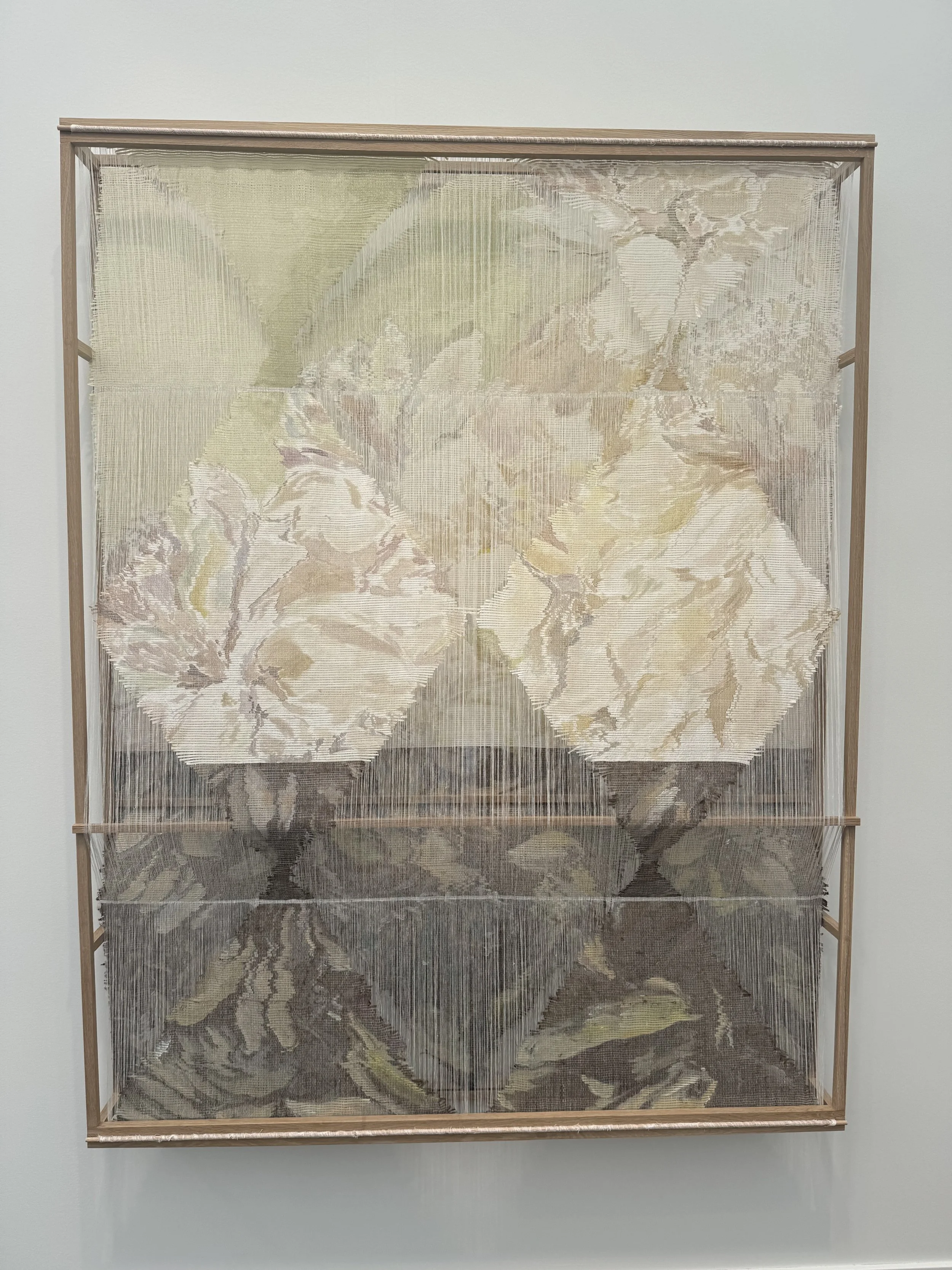 Élise Peroi, L'ocre du vent I–VI (2025–2026), a delicate woven textile work    with lace-like structure and airy, layered threads