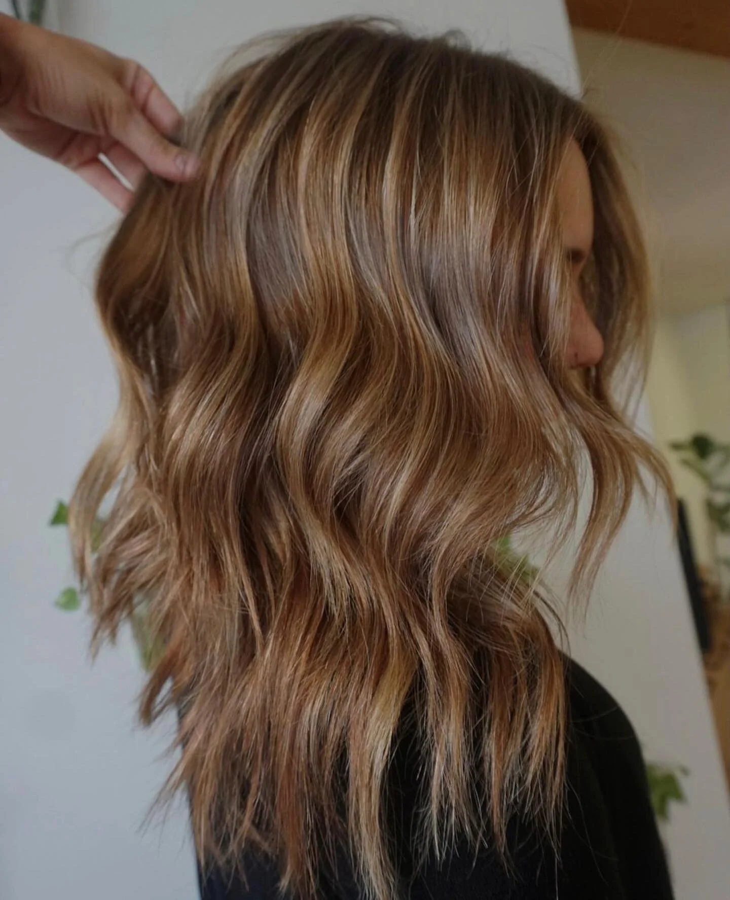 @styles.by.lizzie killing it over here❤️&zwj;🔥 

#hair #salon #stylist #midwesthairstylist #michiganhairstylist #michigansalons #midwestmuse #midwesthairlounge #smallbusiness #local #lansingmi #eastlansing #msu #coppertones #sunkissedhair #sunkissed