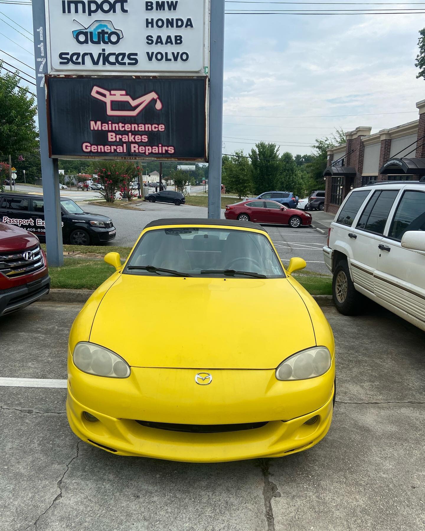 01 Miata. Rear wheel bearings, spindle and axles.  #miata #miatagang #wheelbearing #suspention #yellowcars