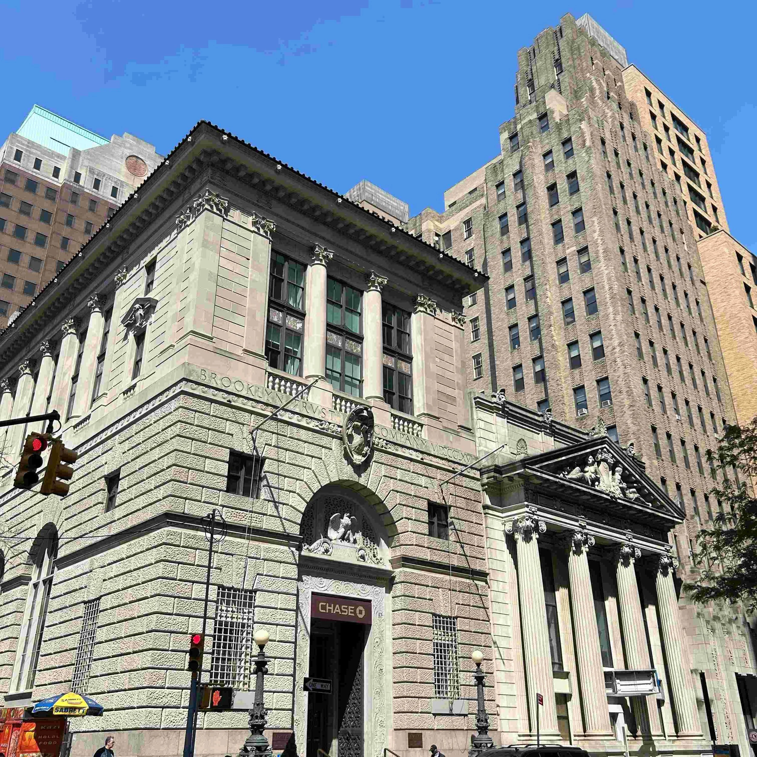 Montague Street est la rue commerçante de Brooklyn Heights avec restaurants et cafés
