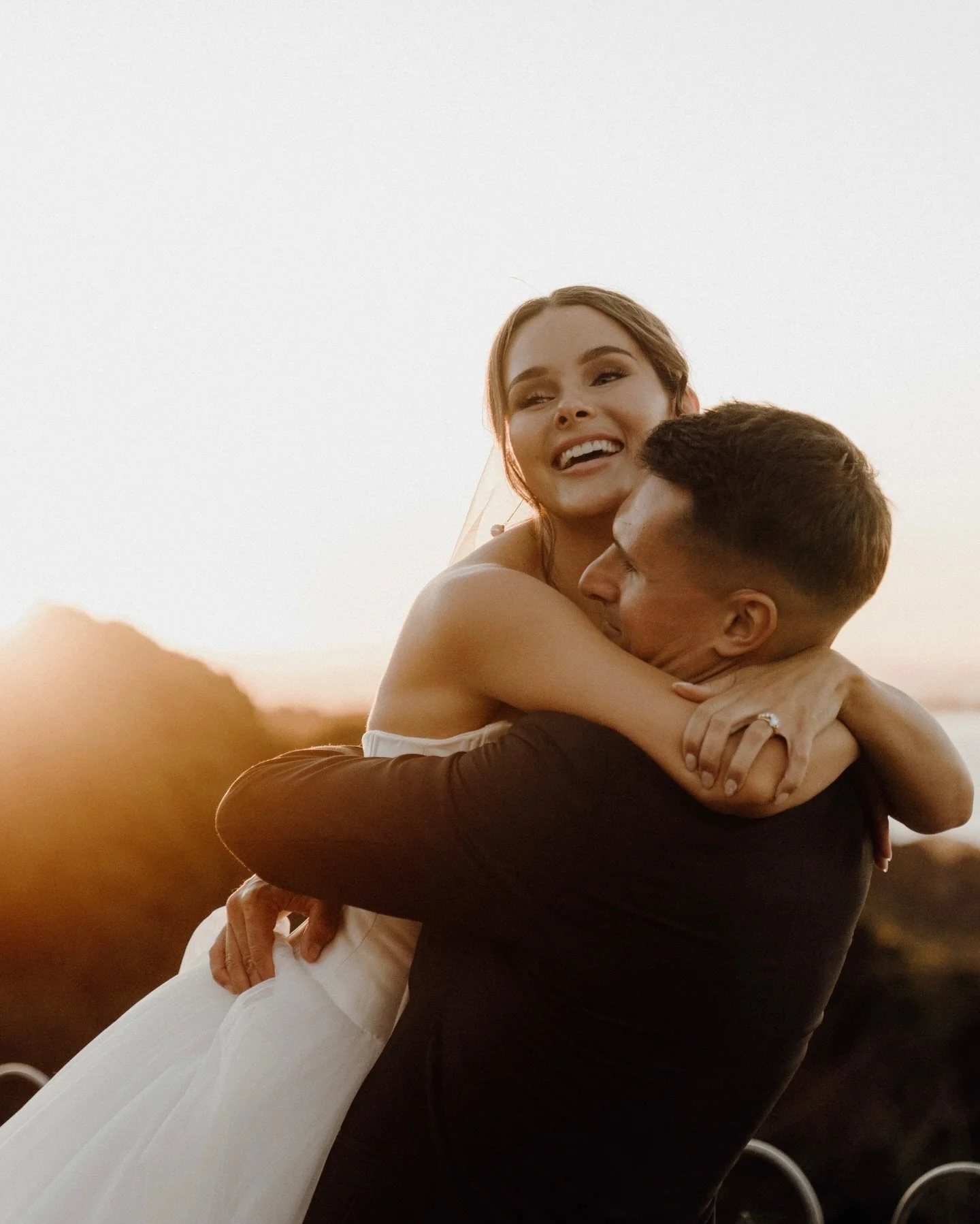 Emily and Adam, who even make supermarket shopping, endless renovations and late night laundry fun, so long as they&rsquo;re together. Imagine what they do with forever 🤍

👰🏻&zwj;♀️ @emilylaurarosemitchell 
📷 @amanda_thomas_photography 
📍 @mudbr