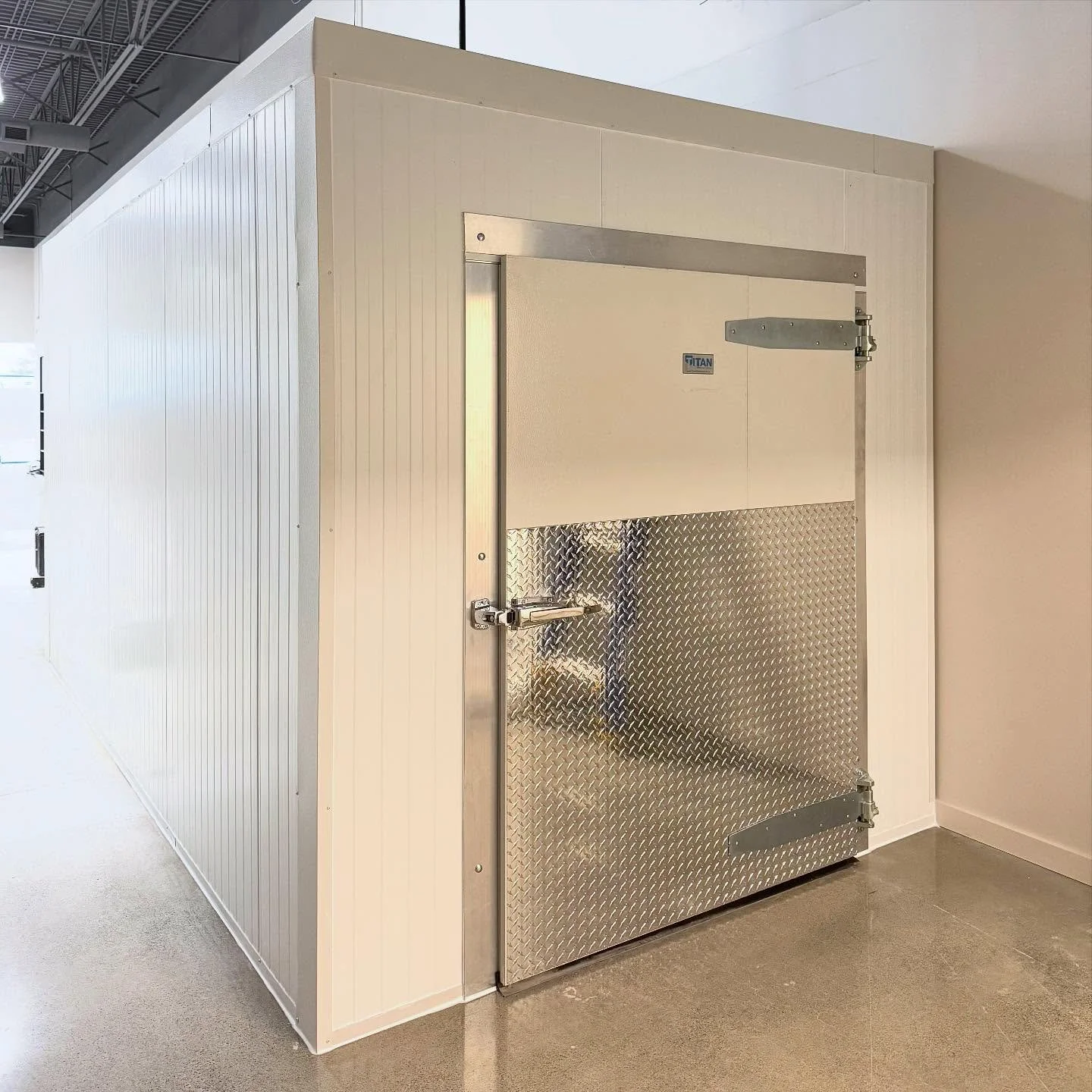 Our team just wrapped up this  8x14 walk-in cooler for Magnotta Winery 🍷❄️ Built with Canadian made Norbec insulated panels.