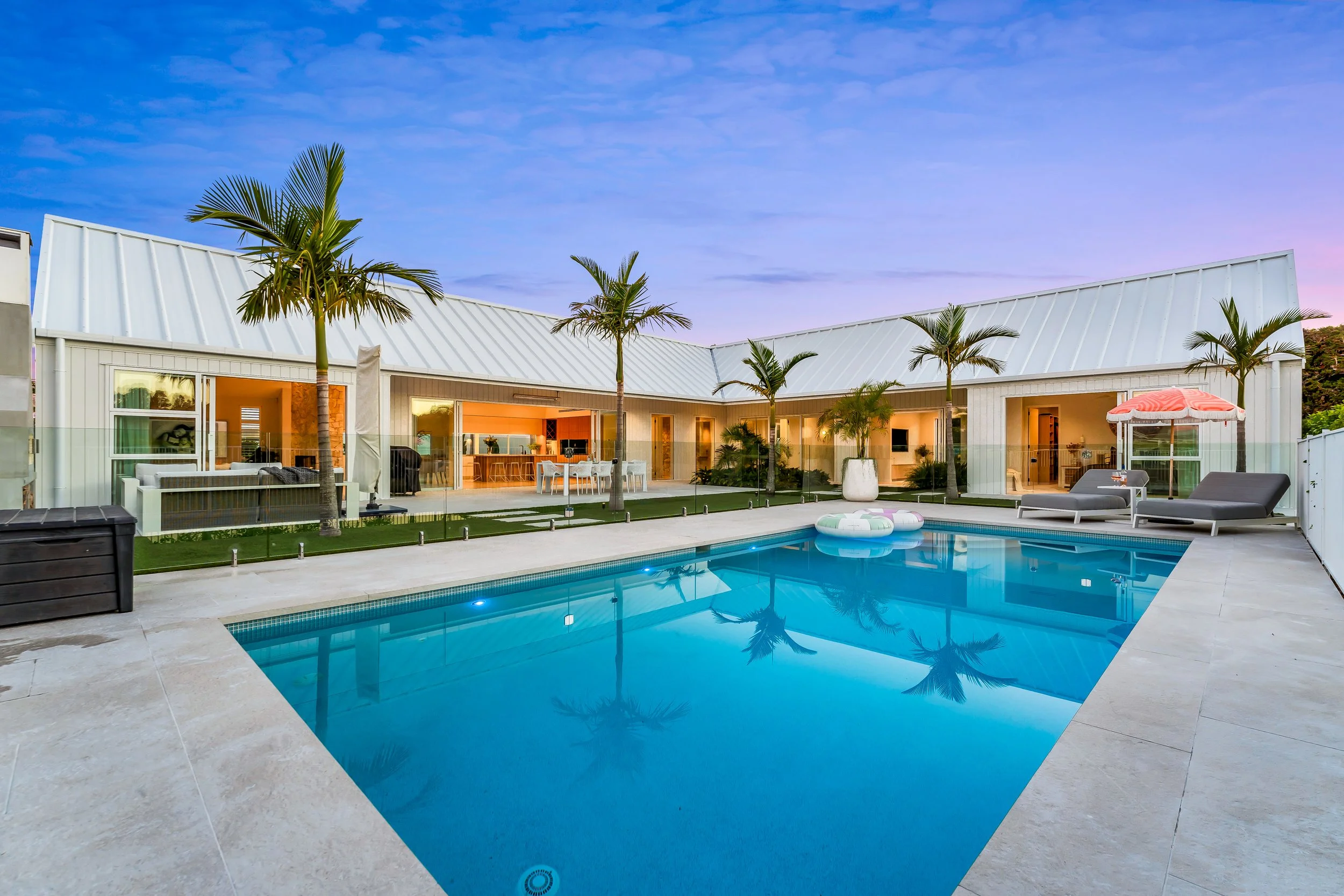 EFFORTLESS  RETREAT-STYLE LIVING