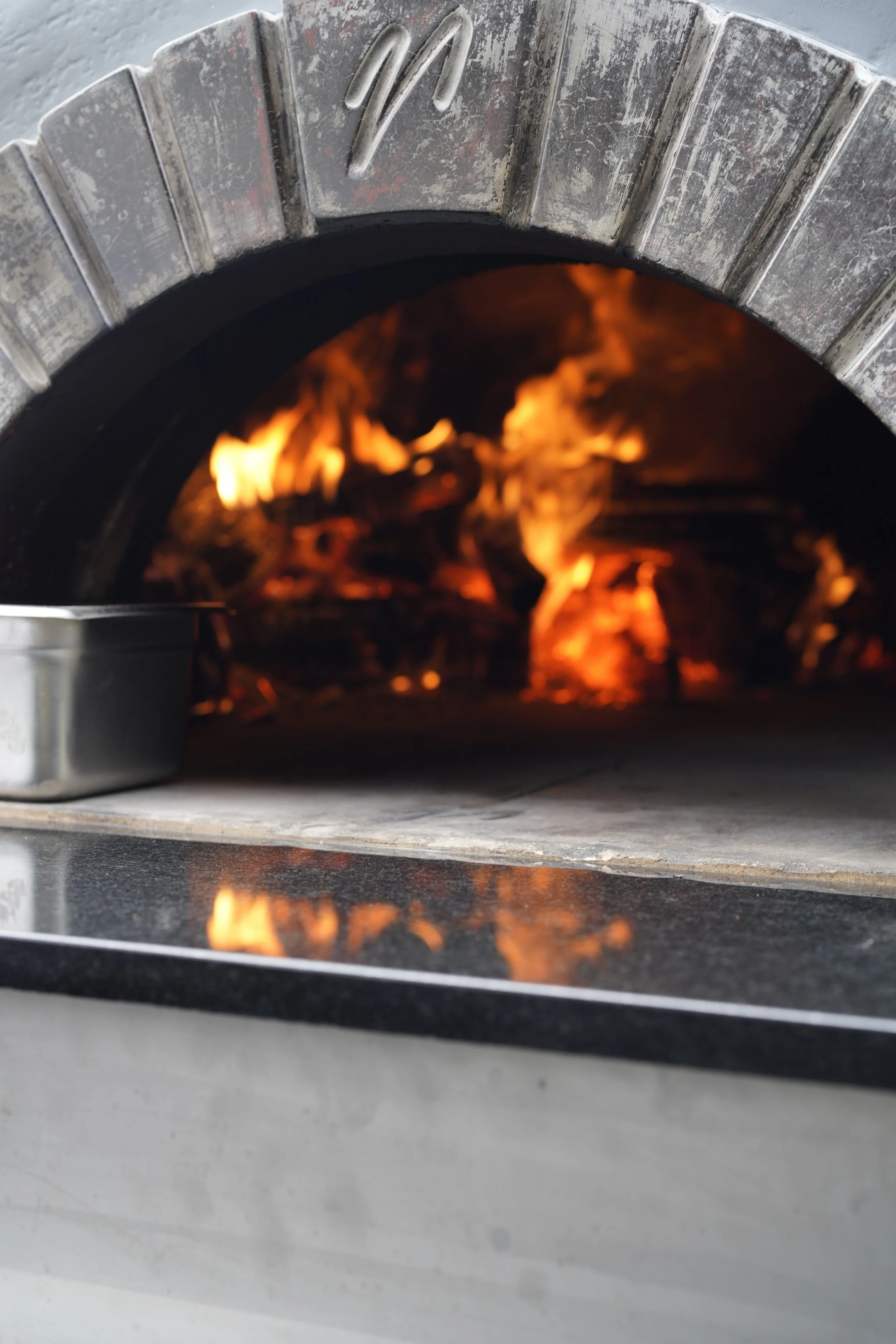 wood-fired sourdough pizza catering Sacramento pizza catering wedding Sacramento outdoor oven crispy sourdough pizza pepperoni Sacramento