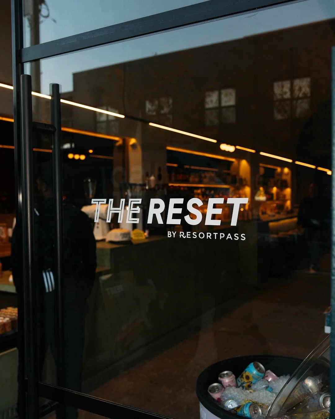 The Reset by @resortpass &mdash; a night to recharge, reconnect, and reset. Hosted at @softbarcafe, Brooklyn&rsquo;s go-to non-alcoholic haven, we gathered NYC&rsquo;s running community ahead of marathon weekend for a recovery session with a twist.

