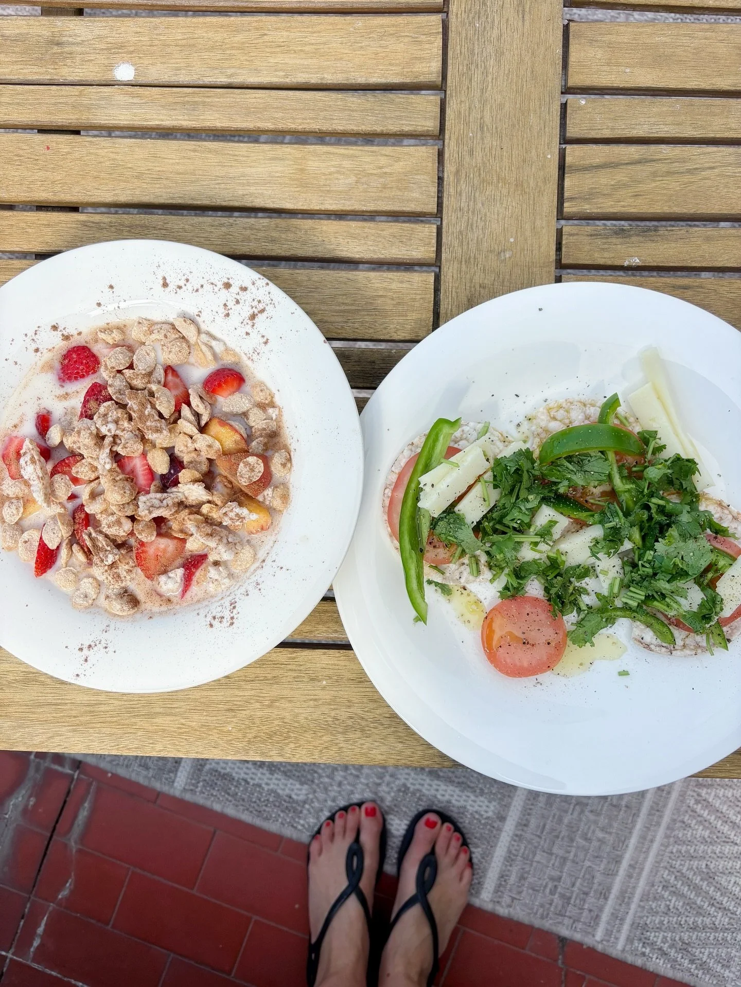 🌿 Essen ist meine Medizin &ndash; und mein t&auml;gliches Geschenk an mich selbst. 🌿

Ich bin gerade in Porto &ndash; und ja, auch im Urlaub k&uuml;mmere ich mich liebevoll um meine Ern&auml;hrung. Nicht aus Zwang. Sondern aus F&uuml;rsorge. 💛
Mit