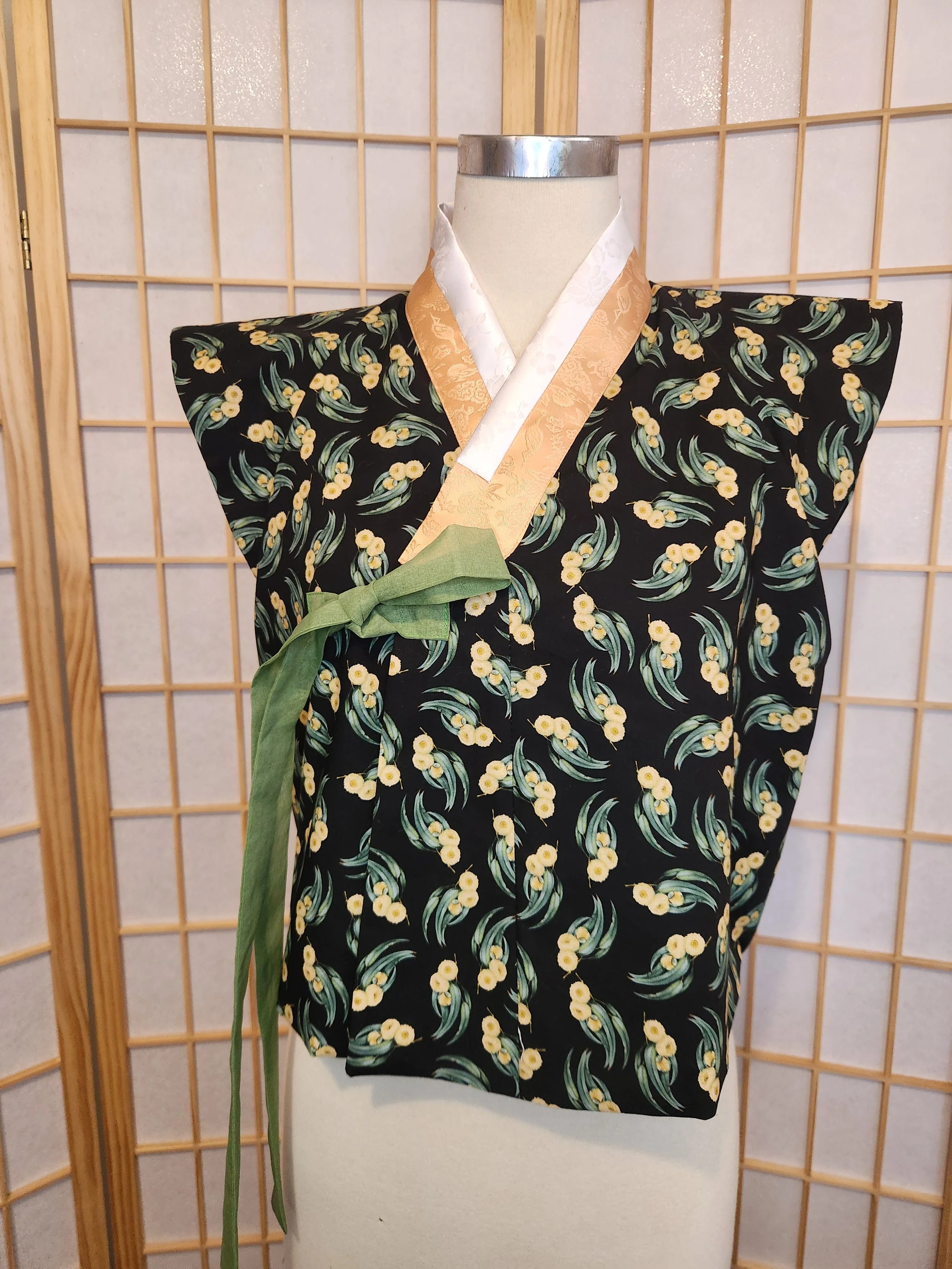 [M] Contemporary Hanbok Style Top - Black Native Print