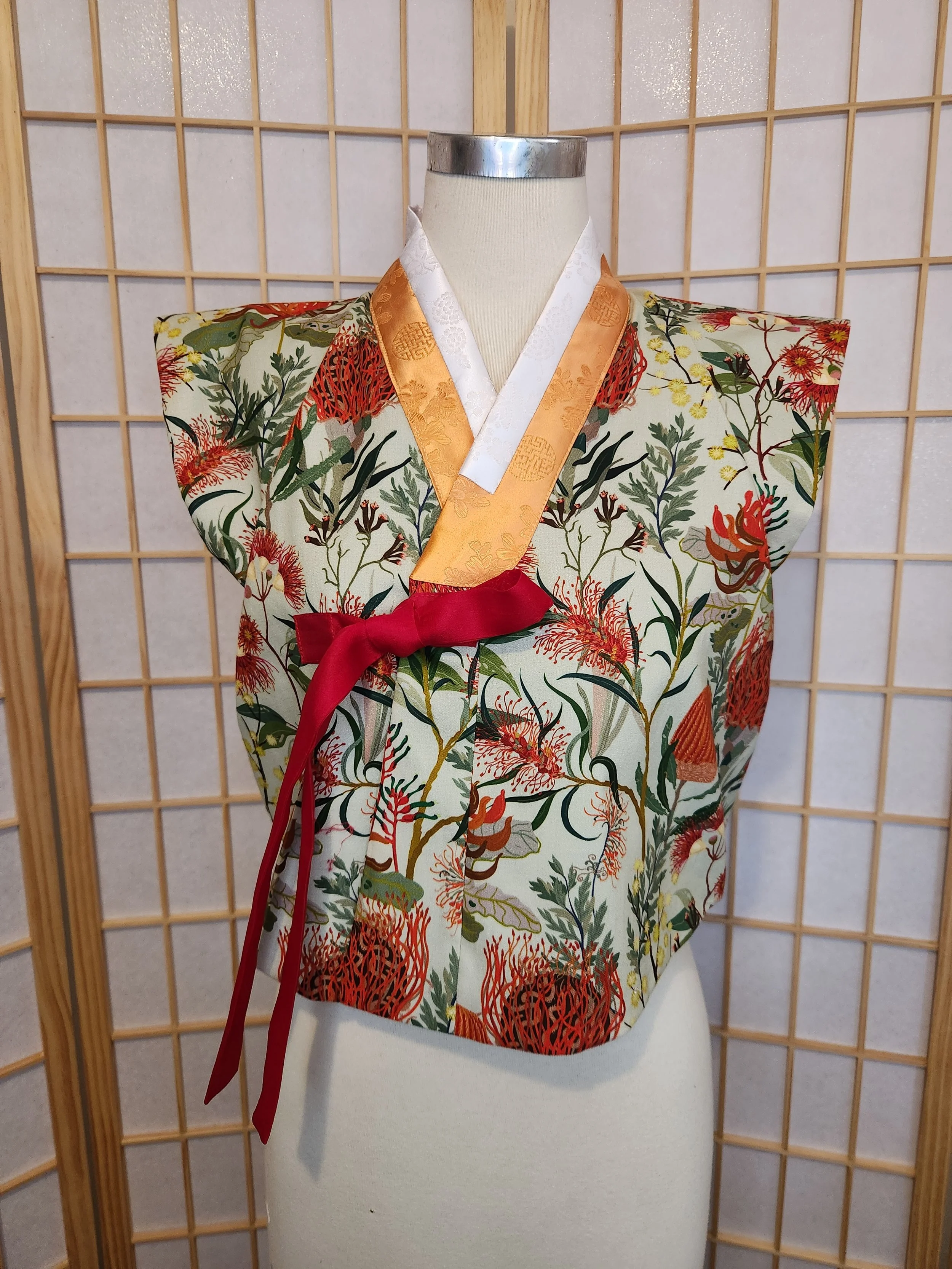 [M] Contemporary Hanbok Style Top - Pale Green Native Print