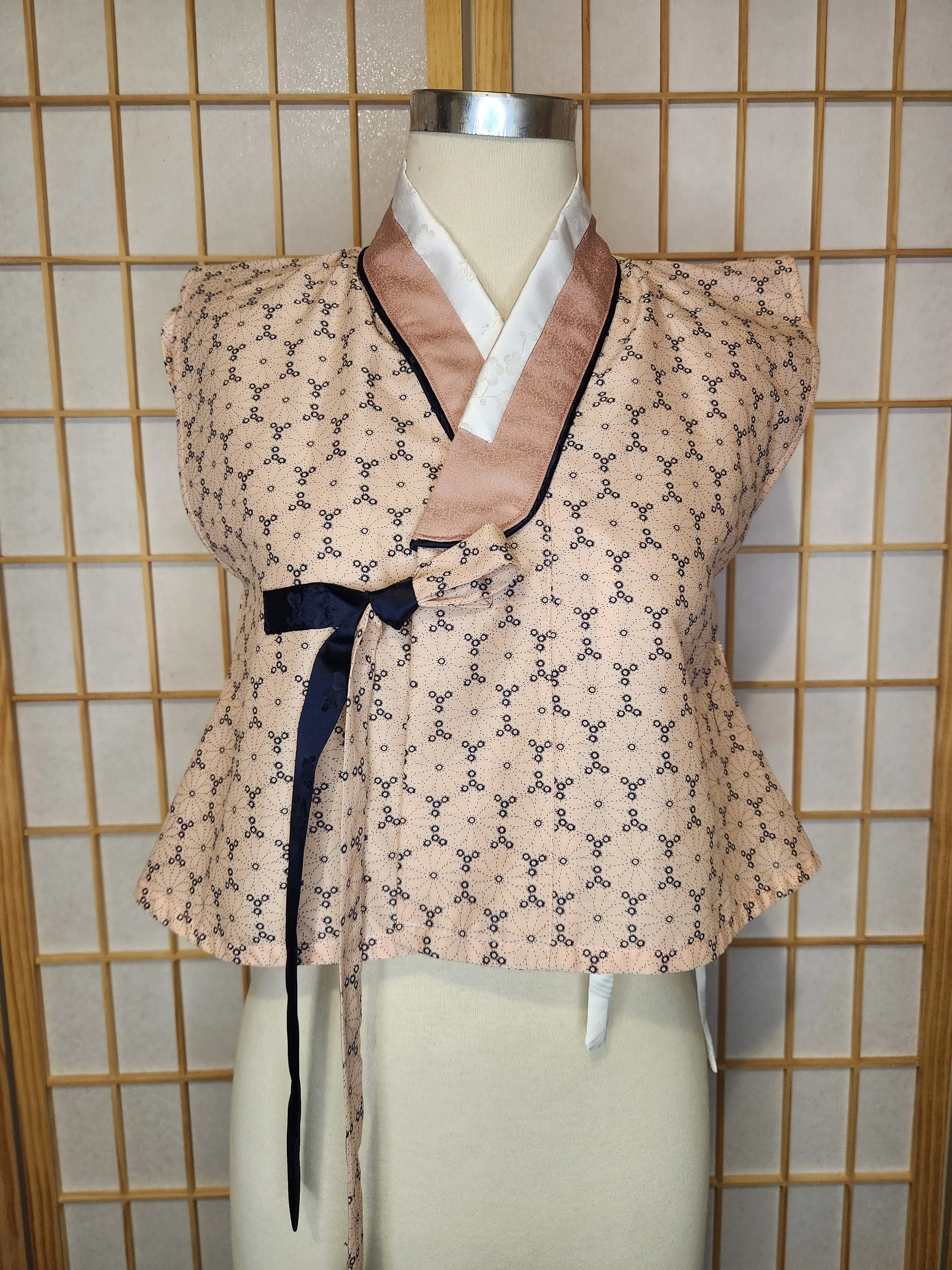 [S] Contemporary Hanbok Style Top - Dusty Pink & Navy Florals