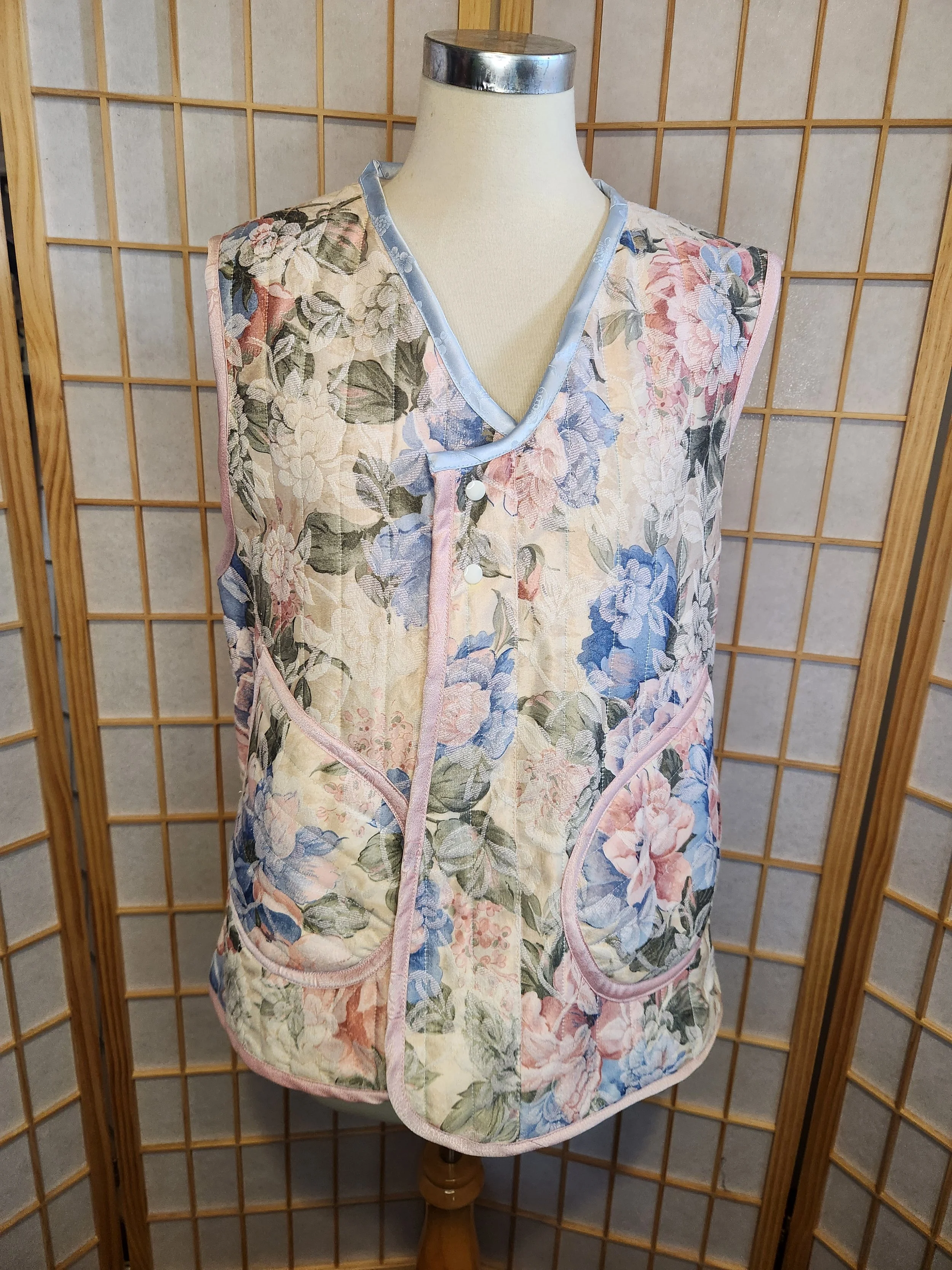 [L] Womens Winter Hanbok Vest (배자) w Arm Warmers - Pastel Florals
