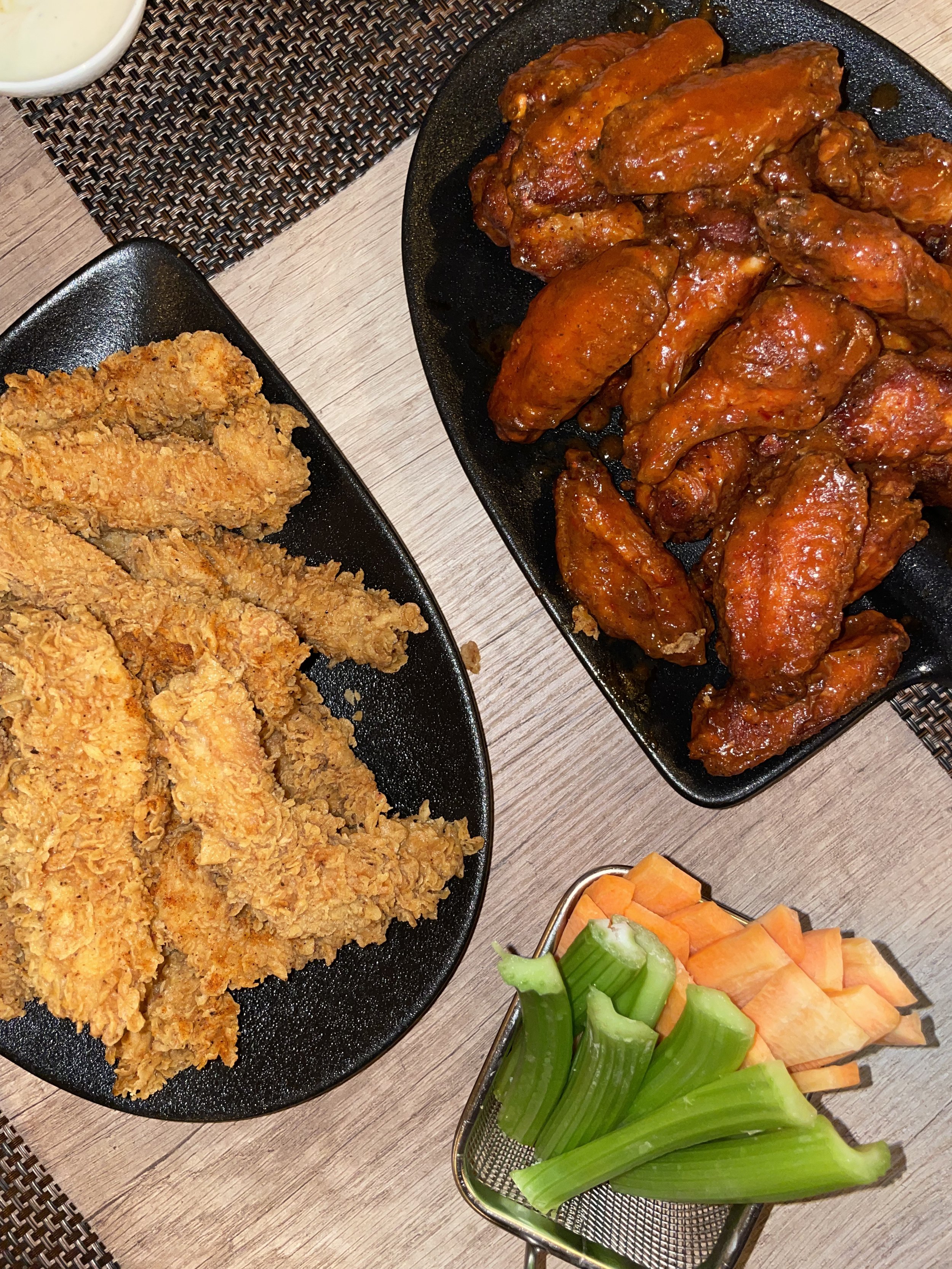 hot wings.jpg