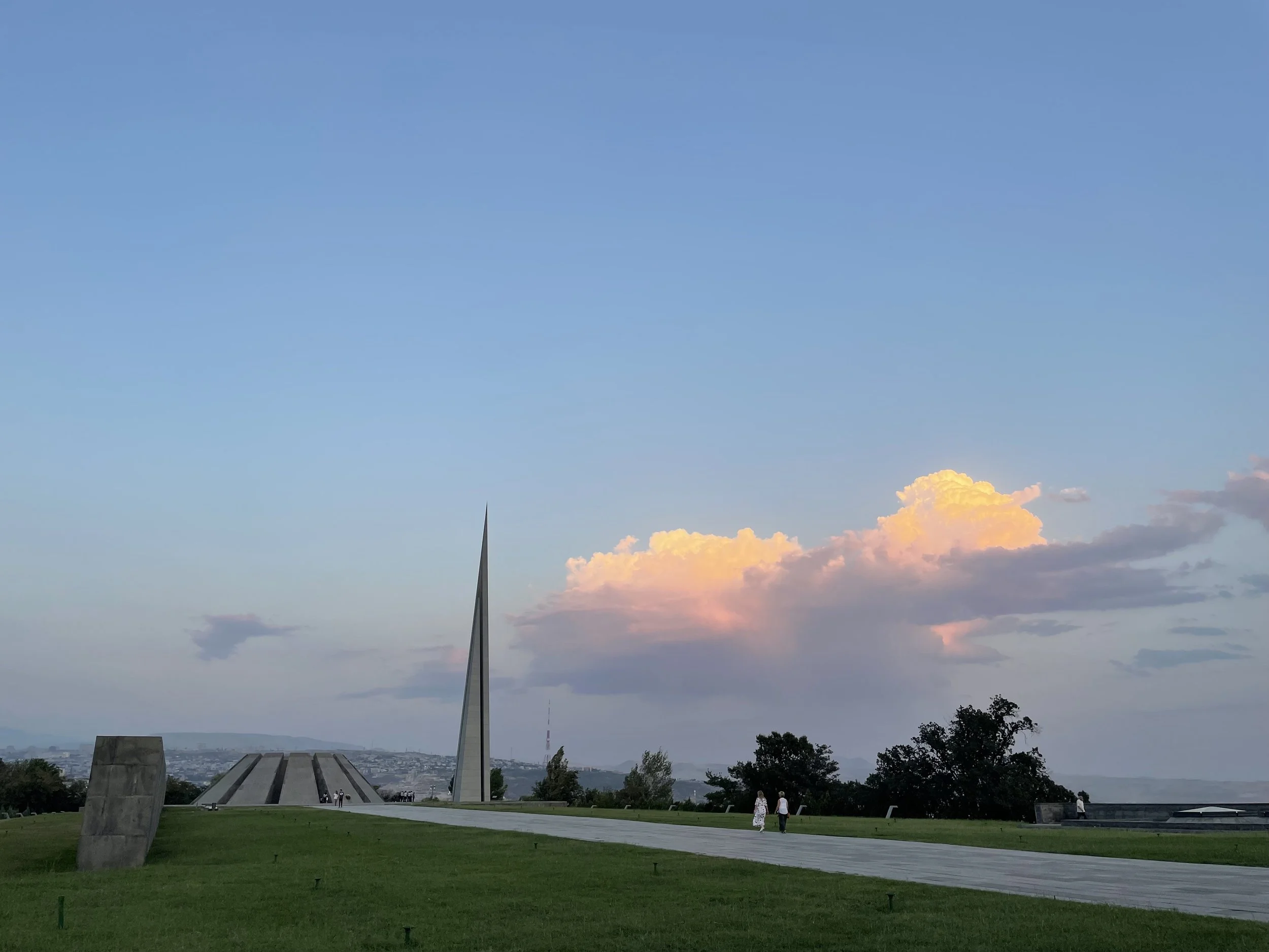 Armenian genocide memorial, Tsitsernakaberd