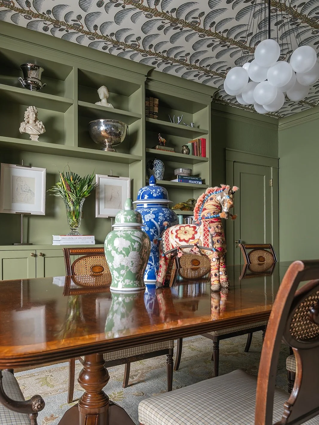 Welcome to Buck Avenue in Fort Worth&rsquo;s Historic Mistletoe Heights, where this darling bungalow got a classic re-design. 

Thank you Shelby &amp; Patrick for entrusting your very special interior design projects to us. 

Interior Design @morriss