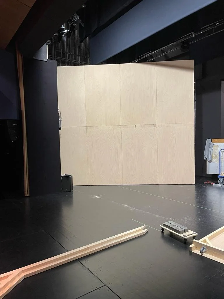 Bühnenwand_Front.jpeg