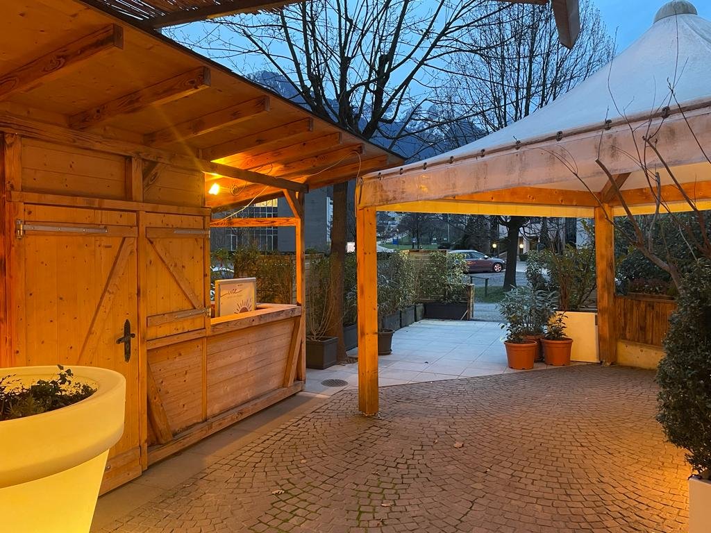 Marktstand aussen.jpeg