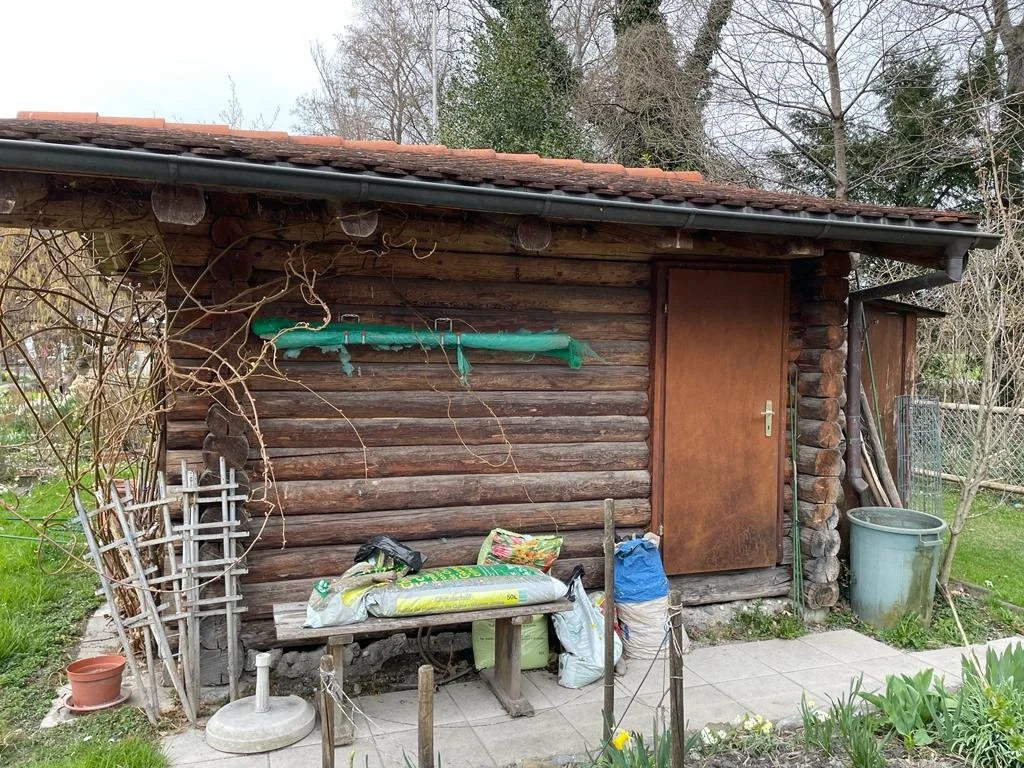 Gartenhaus Seite.jpeg