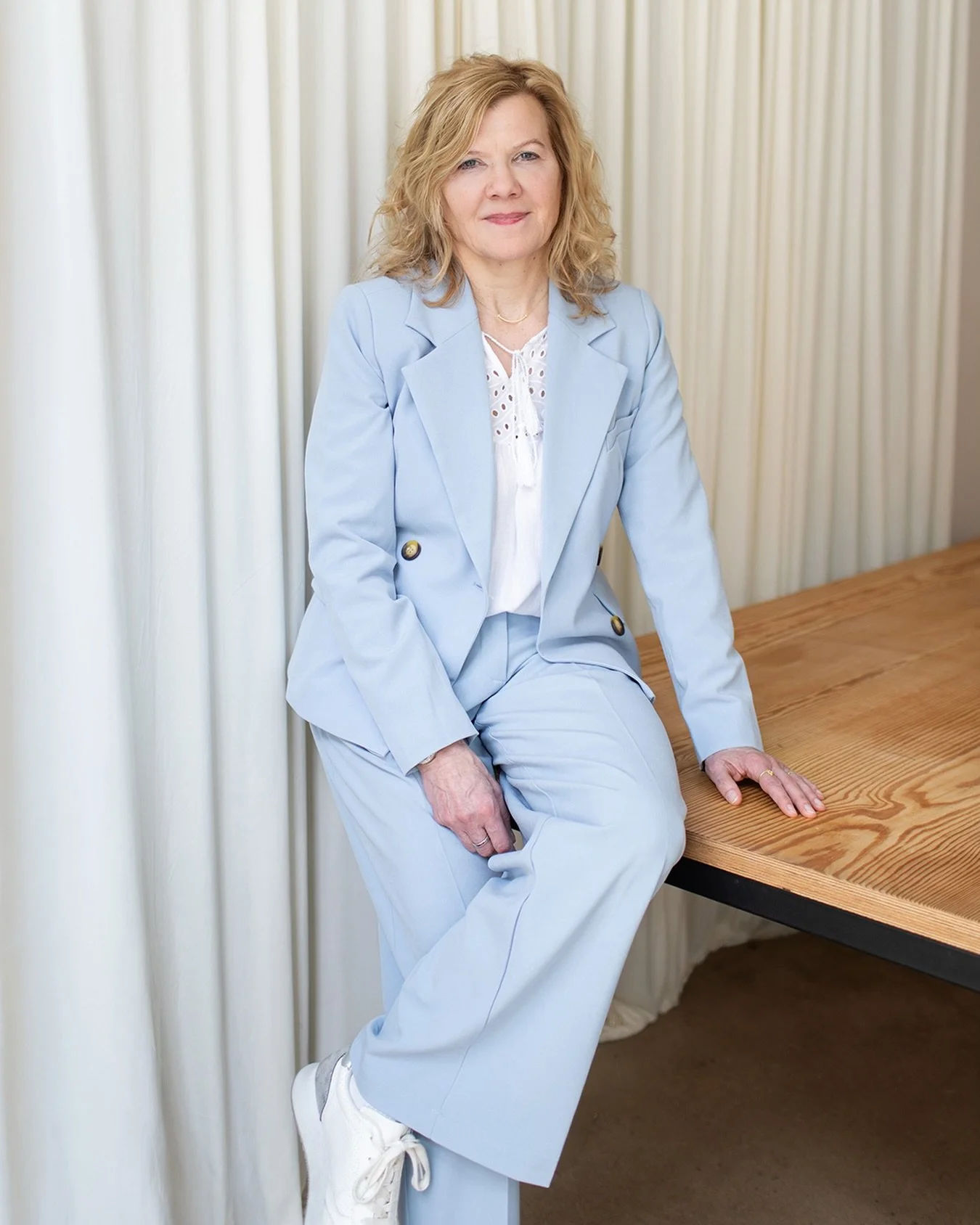 Lieben Dank an Iris f&uuml;r das gro&szlig;artige gemeinsame Shooting letzte Woche im @good_noon_place ! Es sind eine Menge tolle Bilder f&uuml;r die neue Website entstanden! 

#personalbrandingfotos #fotografmuenster #portraits #businessportraits #m