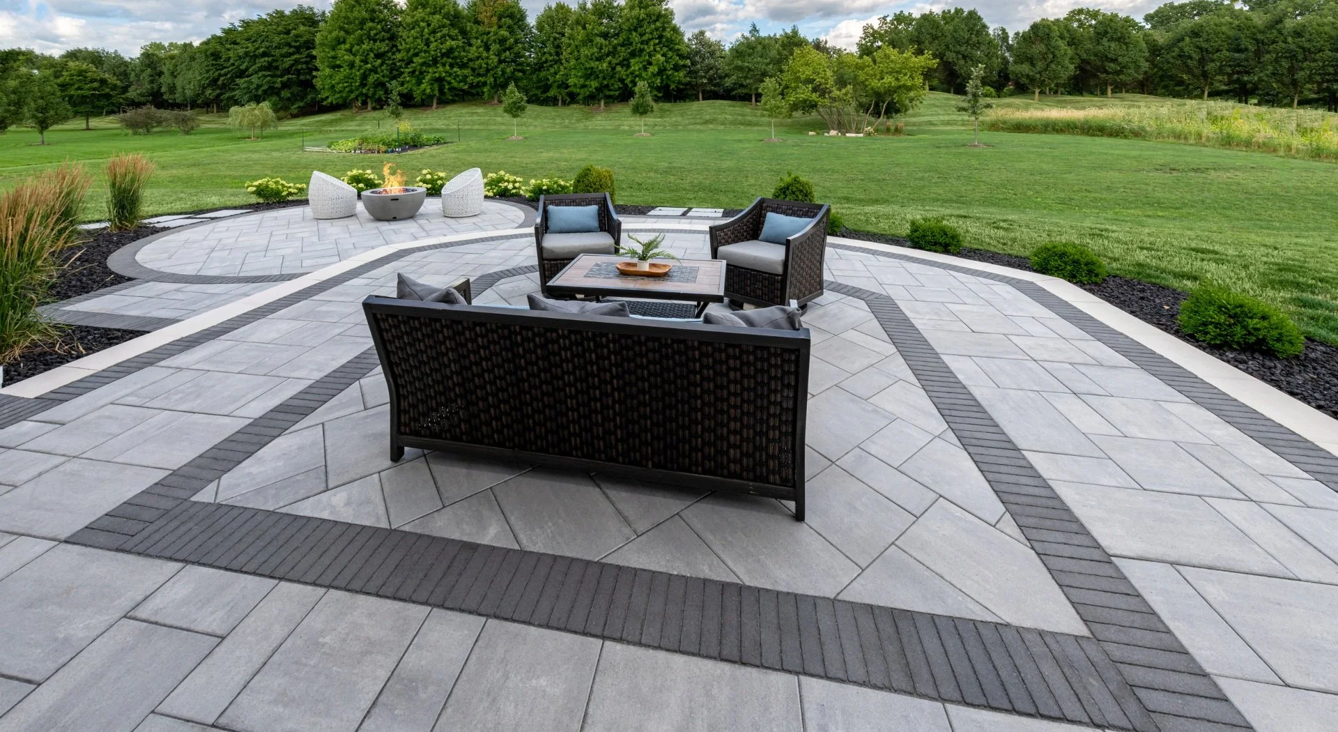 Milford Charter Twp, MI Landscape Design, Paver Patio, Retaining Wall