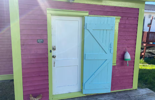 Salt Box on Brinson's - Winterton