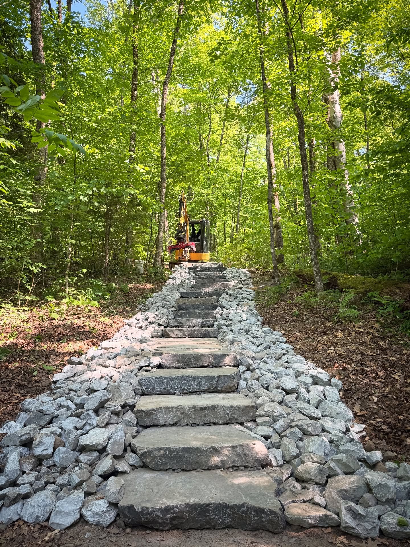 Nice worksites and interesting rock projects from the last couple of weeks. 

@moosalamoo_nra @u.s.forestservice #rockwork #stonework #ldtrailworks #lepesqueuranddaughters