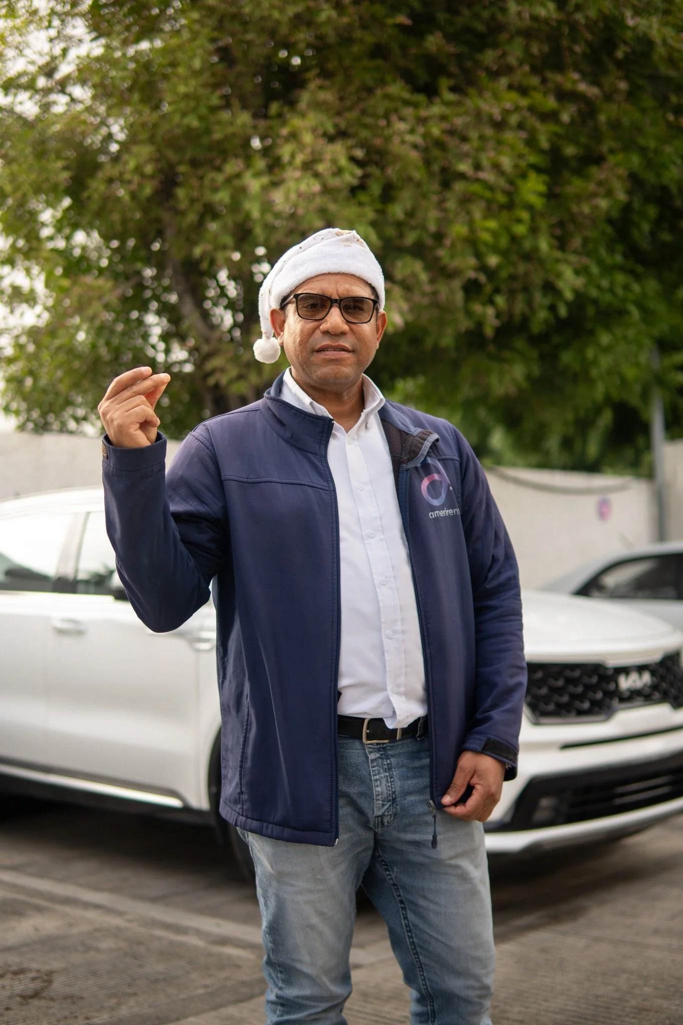 &iquest;Listo para moverte esta Navidad?🎄 Toma las llaves de tu SUV y sigue el camino.
Reserva en AmeriRent. 📲 www.amerirentcarrental.com

#AmeriRent #EsM&aacute;sF&aacute;cil