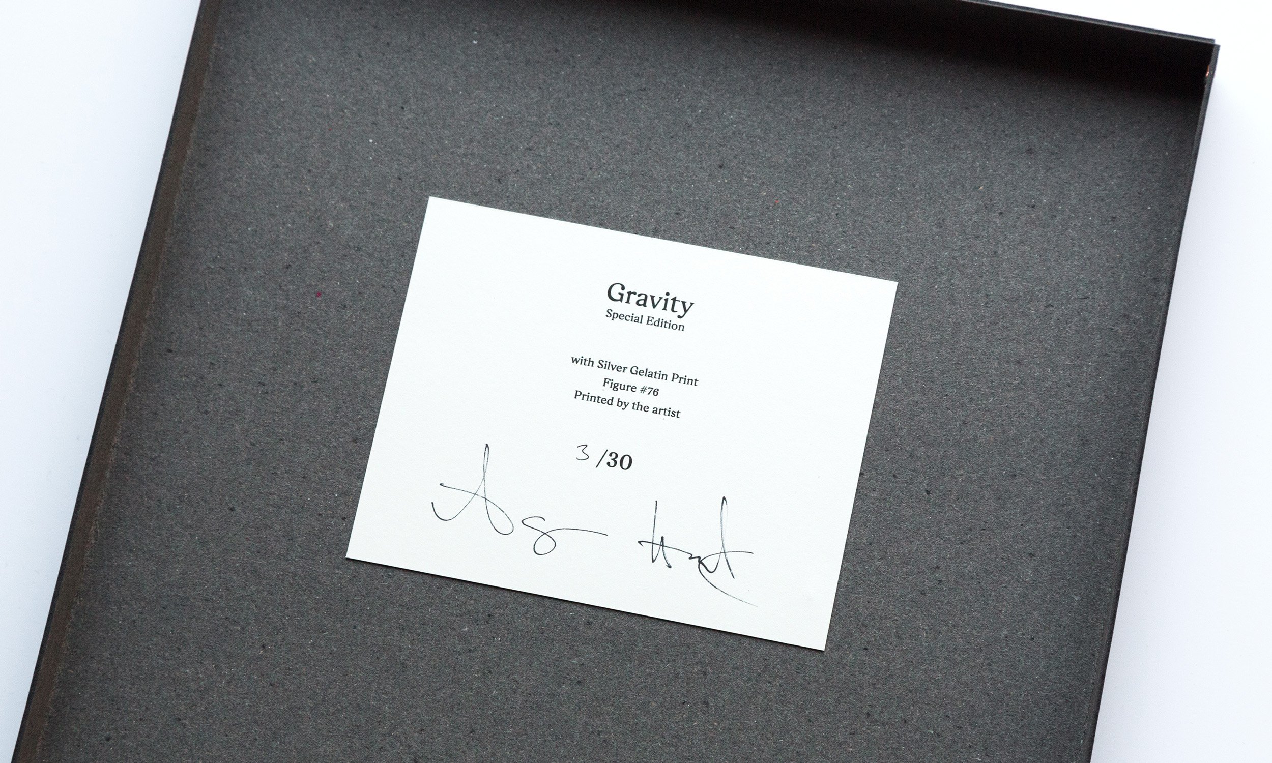 Gravity-Special-Edition-03s.jpg