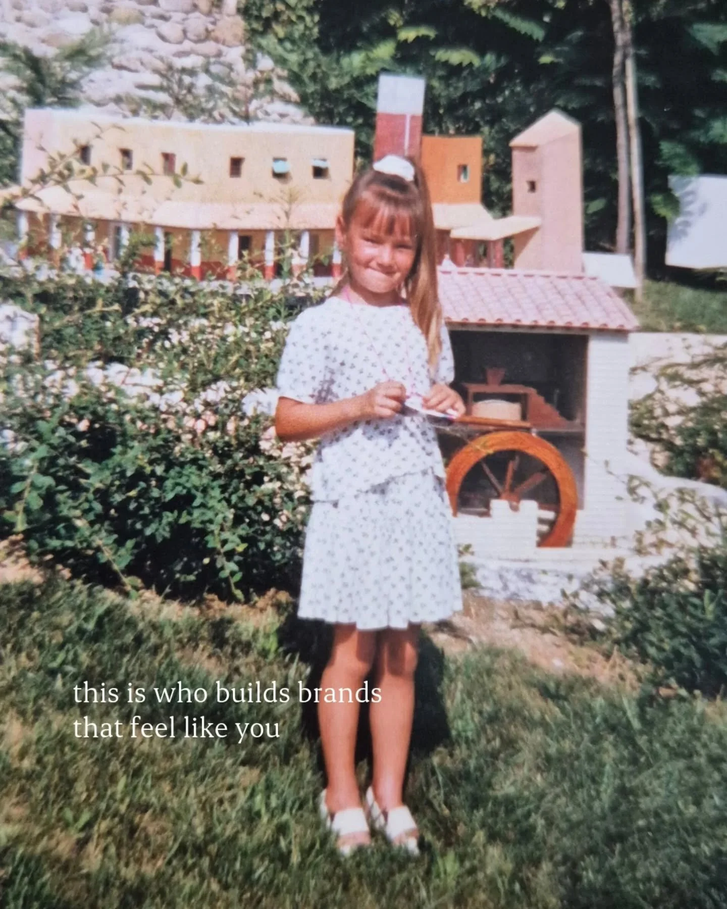 My inner child never left. 🤎

Creativiteit leeft in een stuk van mezelf dat nieuwsgierig is, ietwat bold en a little fearless ⚡️. Zo bouw ik brandings vanuit strategie, gevoel en met een brut vleugje. De beste idee&euml;n komen niet uit het volgen v