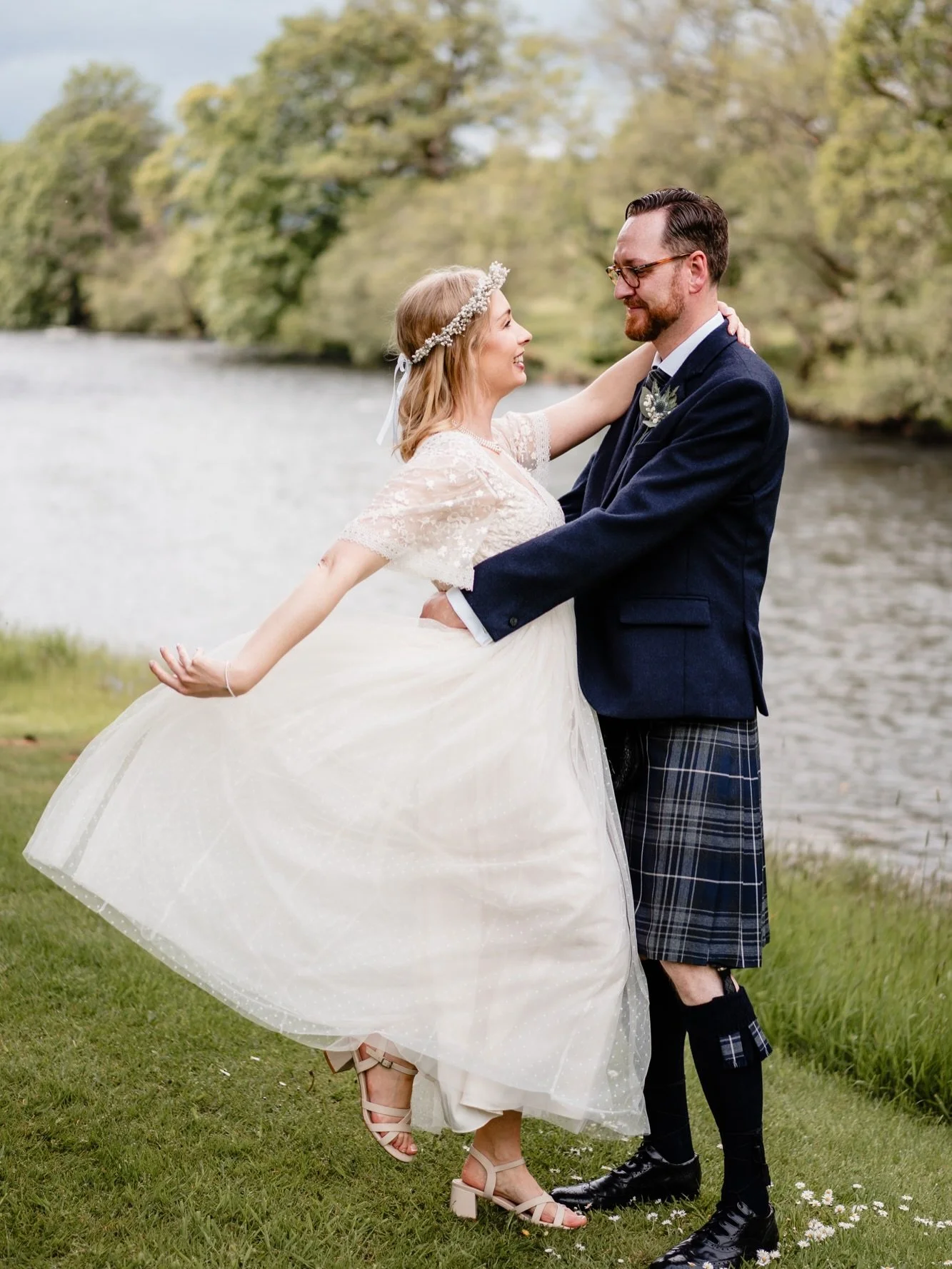 Jo &amp; Kenny got married by the river at the Treehouses at Lanrick.

Flower crowns, a wild picnic, an awesome celebrant and the sound of the river flowing throughout. 

Intimate, relaxed, and just one of the loveliest days! 📸

Swipe for the sneak 