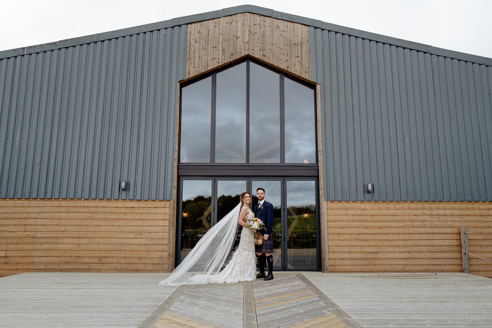 roodlea-barn-wedding-stacey-damian-dearlyphotography (537 of 844)_websize.jpg