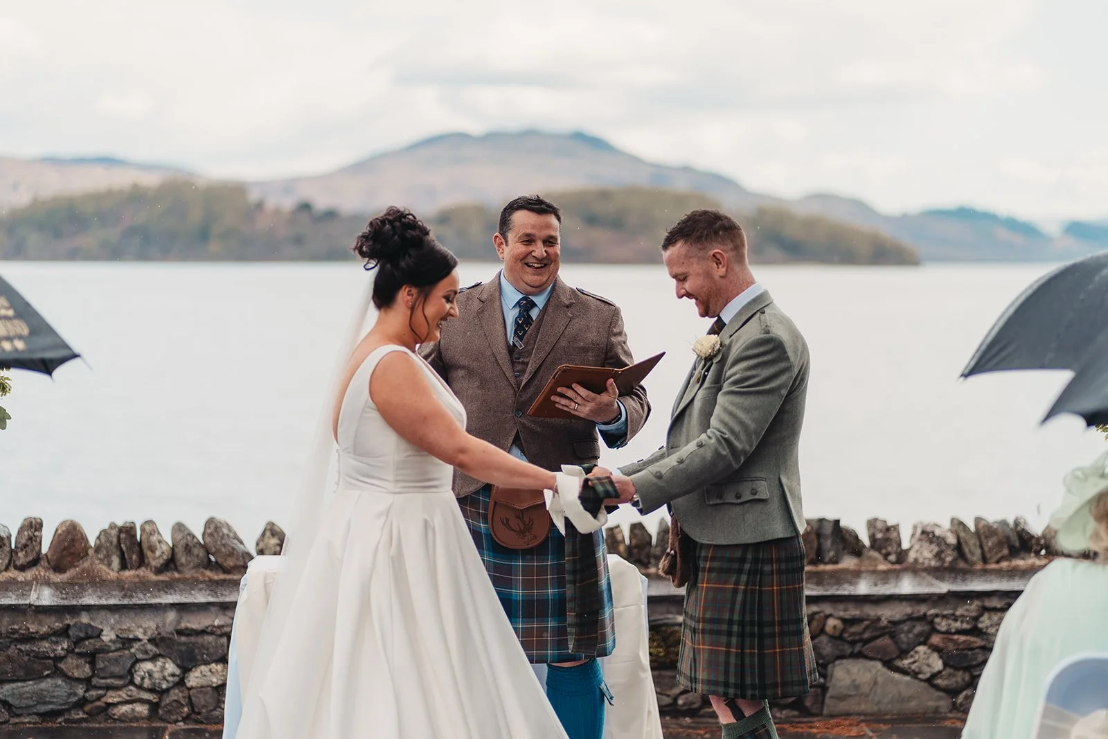 becca-danny-lodge-loch-lomond-wedding-dearlyphotography (240 of 526)_websize.jpg