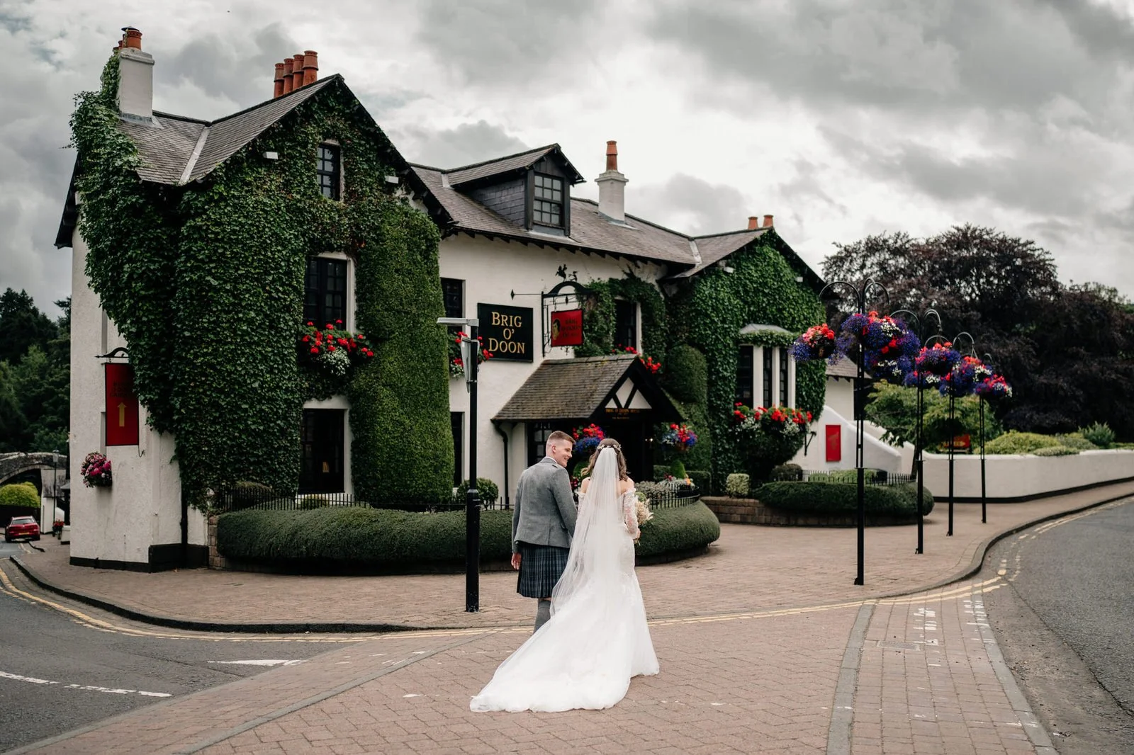 brig-o-doon-wedding-summer-dearlyphotography (24 of 42).jpg