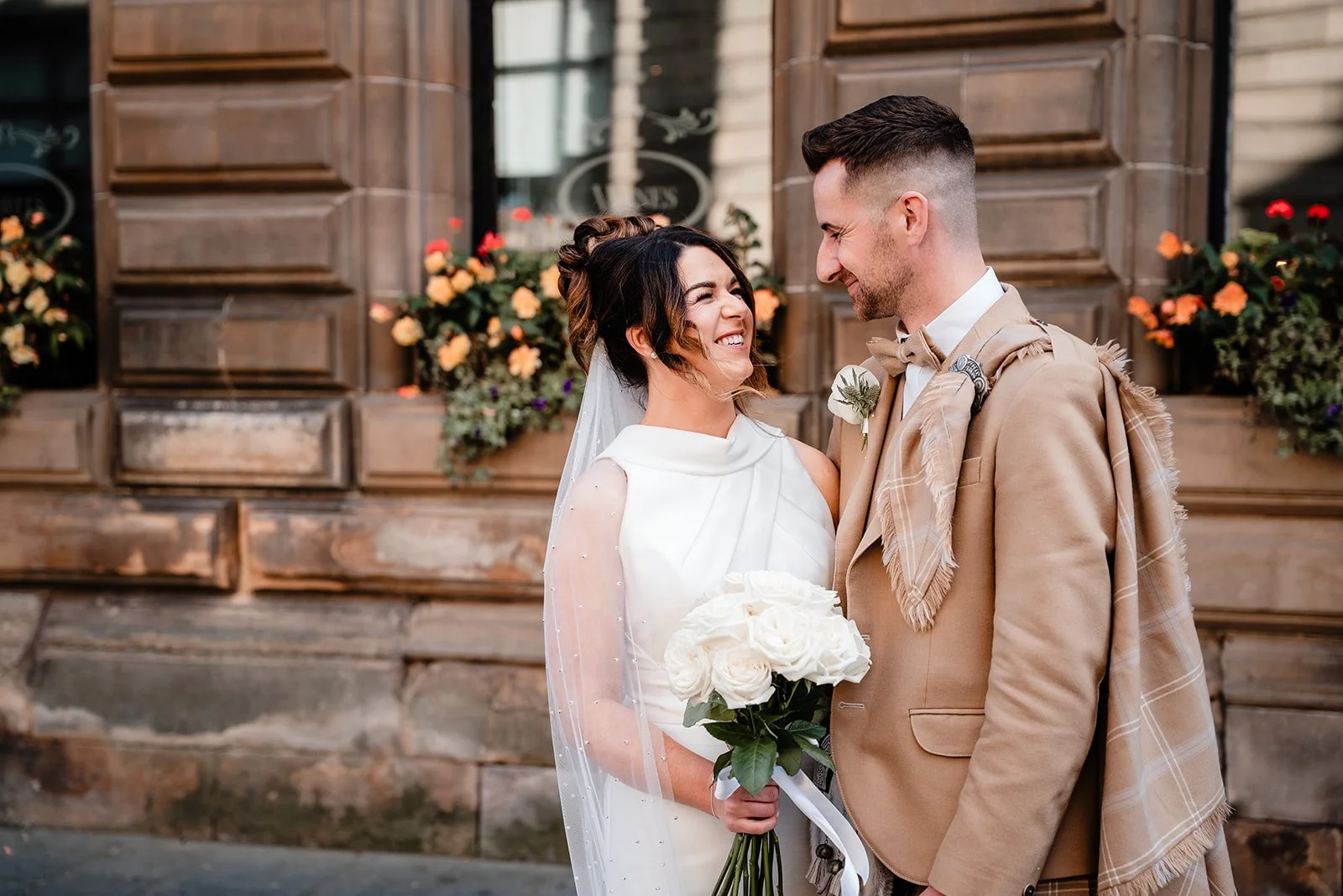 glasgow-city-chambers-wedding-sept25-dearlyphotography (275 of 415)_websize.jpg