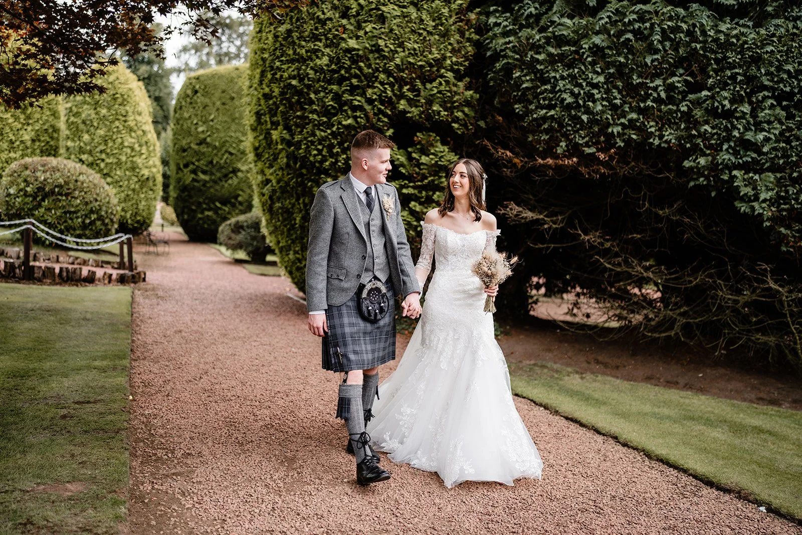 brig-o-doon-wedding-autumn-dearlyphotography (258 of 704)_websize 2.jpg