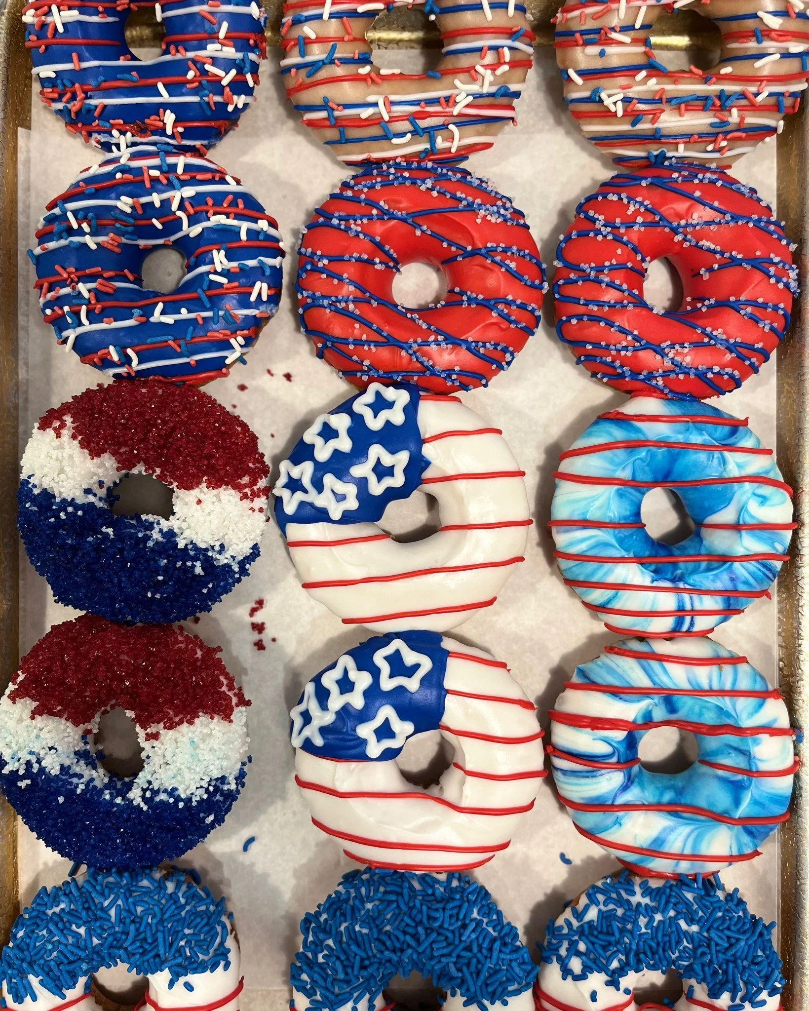 Gluten-free doesn&rsquo;t mean missing out this weekend. Glenn Wayne Bakery will have patriotic gluten-free donuts available Thursday through Sunday, on a first-come, first-served basis. Pick some up for your BBQ, party, or holiday plans before they 
