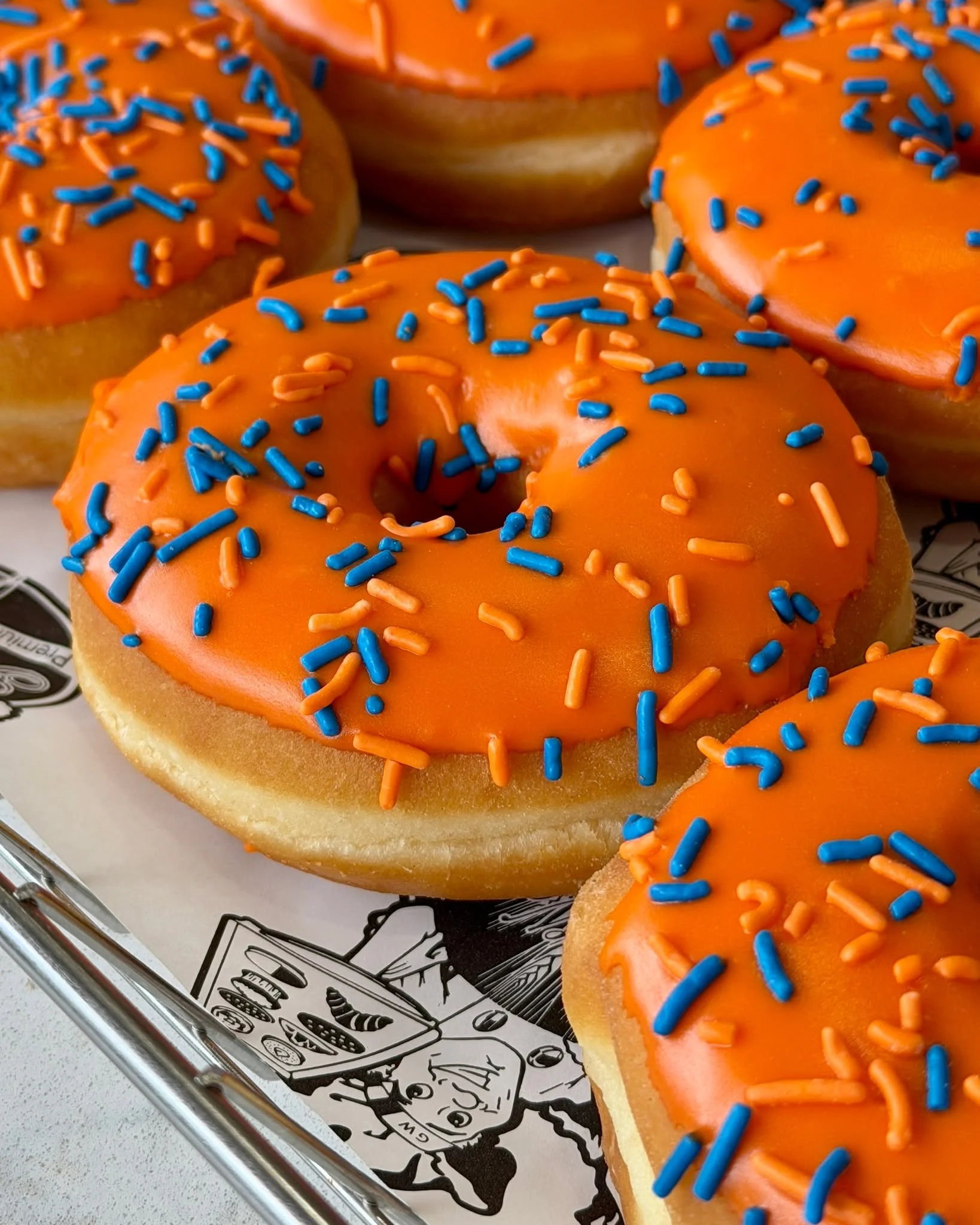🏀🍩 LET&rsquo;S GO KNICKS! 🍩🏀

Stop by to grab your Knicks-themed donuts while supplies last!