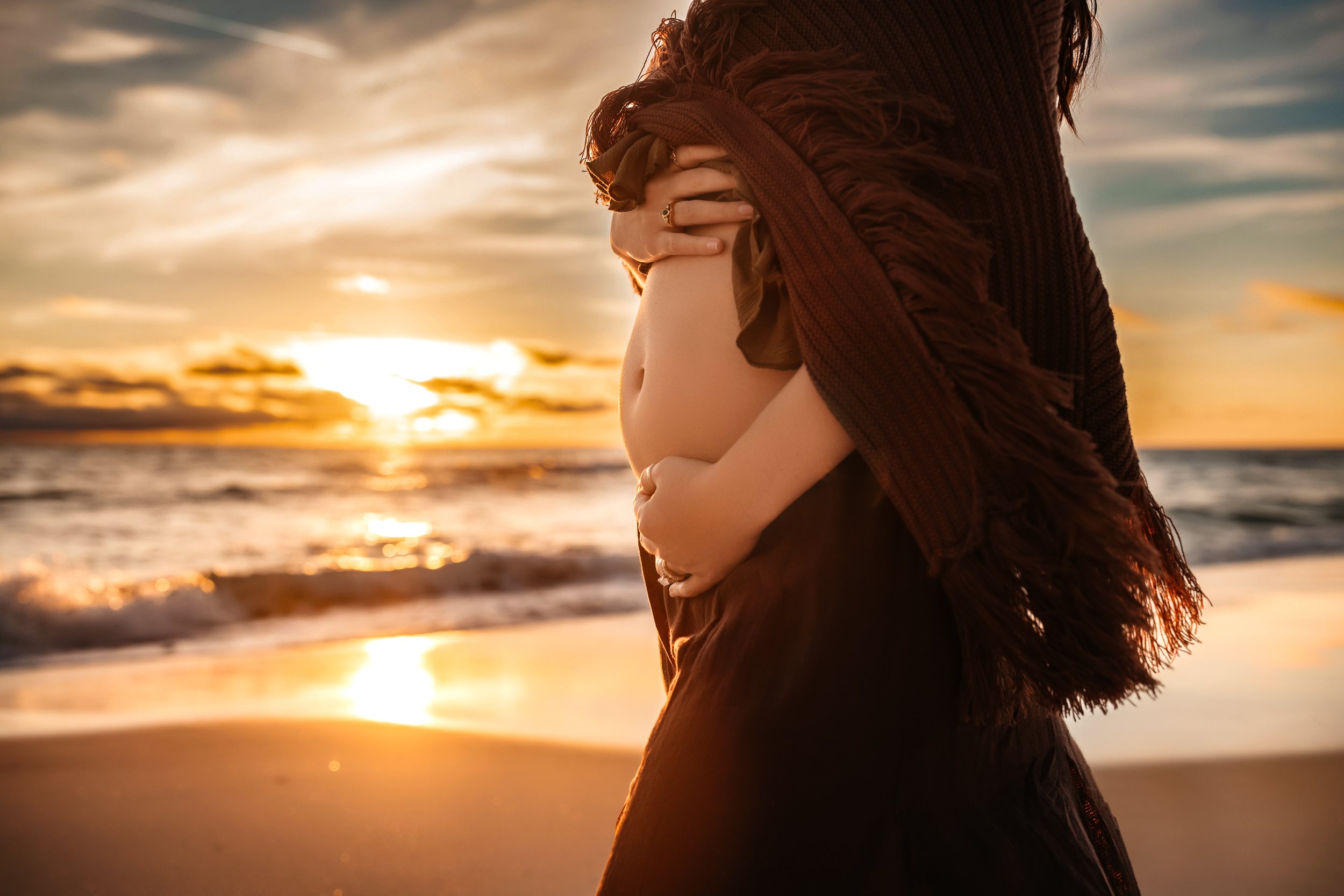 Makayla’s Beach Pregnancy Announcement | A Mother’s Full-Circle Moment